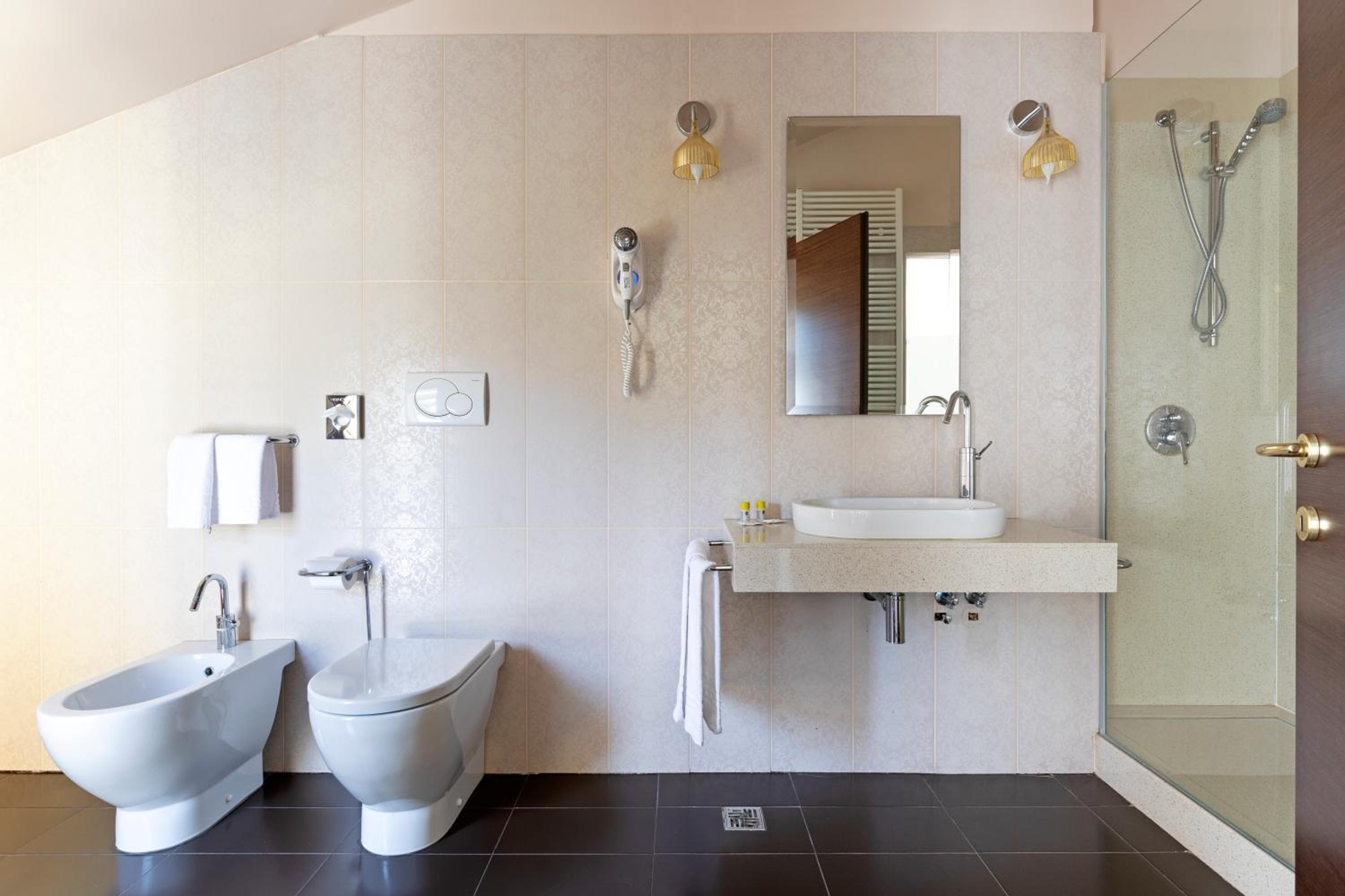 Suite - Photo 7