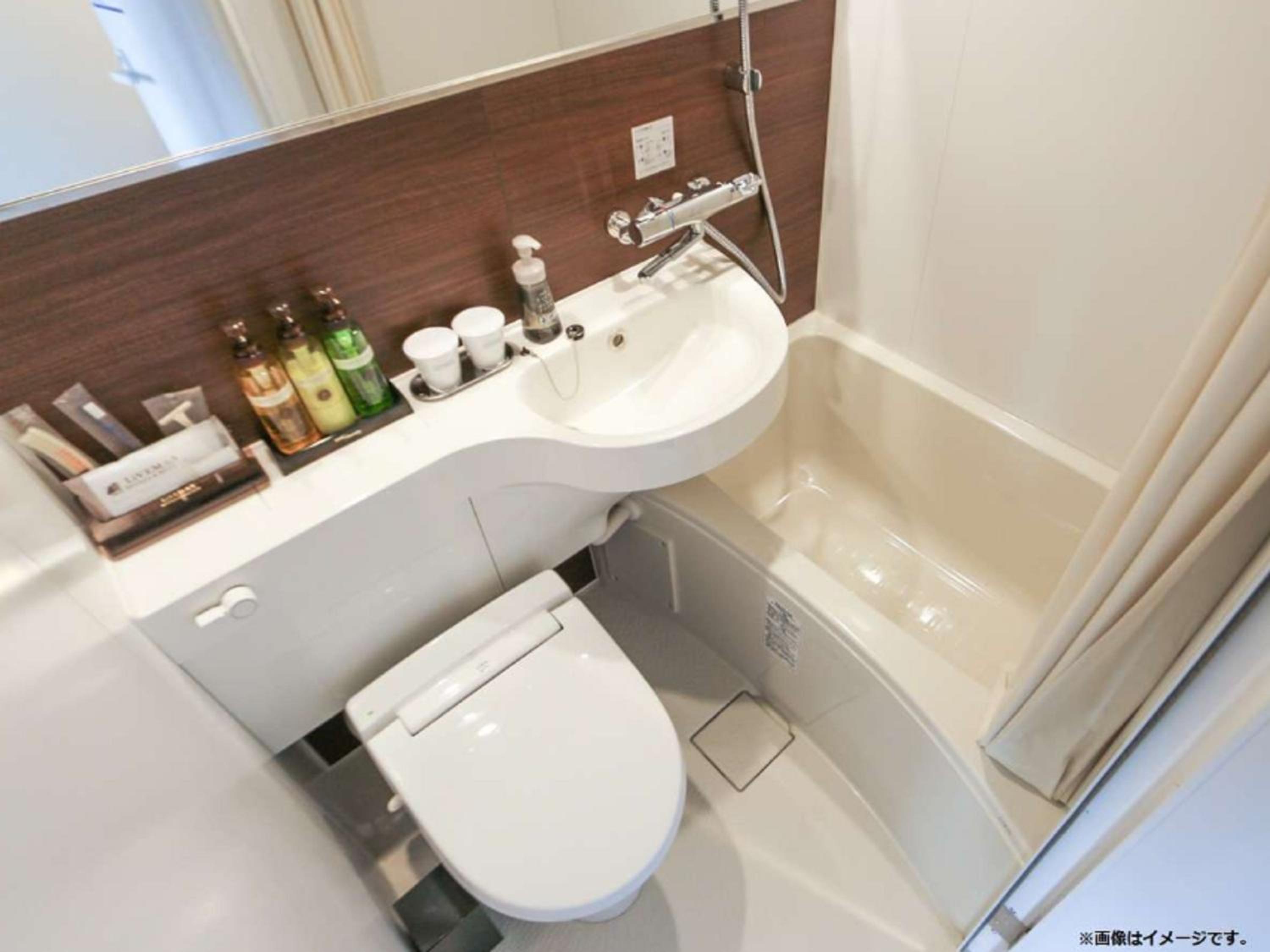 Double Room with Small Double Bed - Non-Smoking photo 2