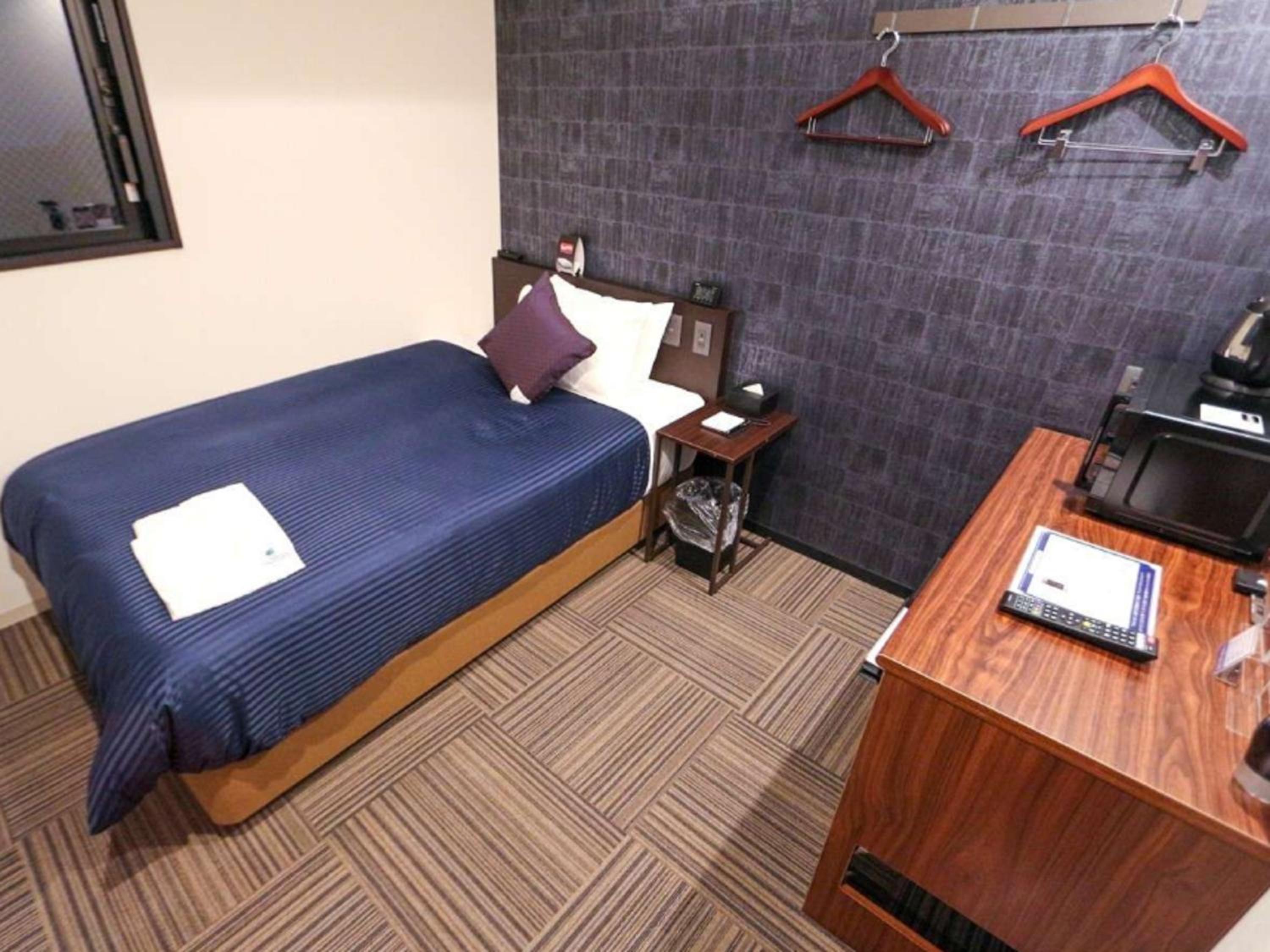 Double Room with Small Double Bed - Non-Smoking photo 2