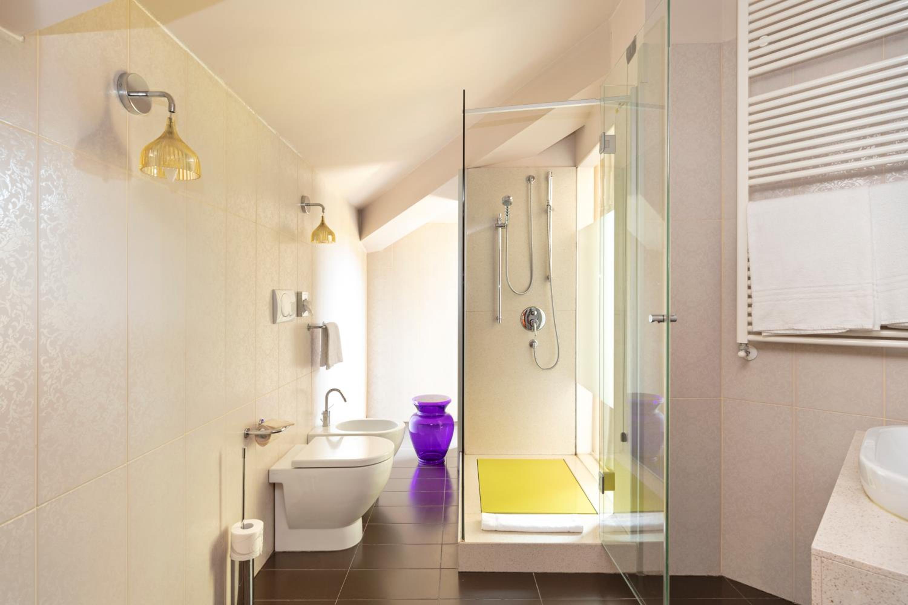 Suite - Photo 8