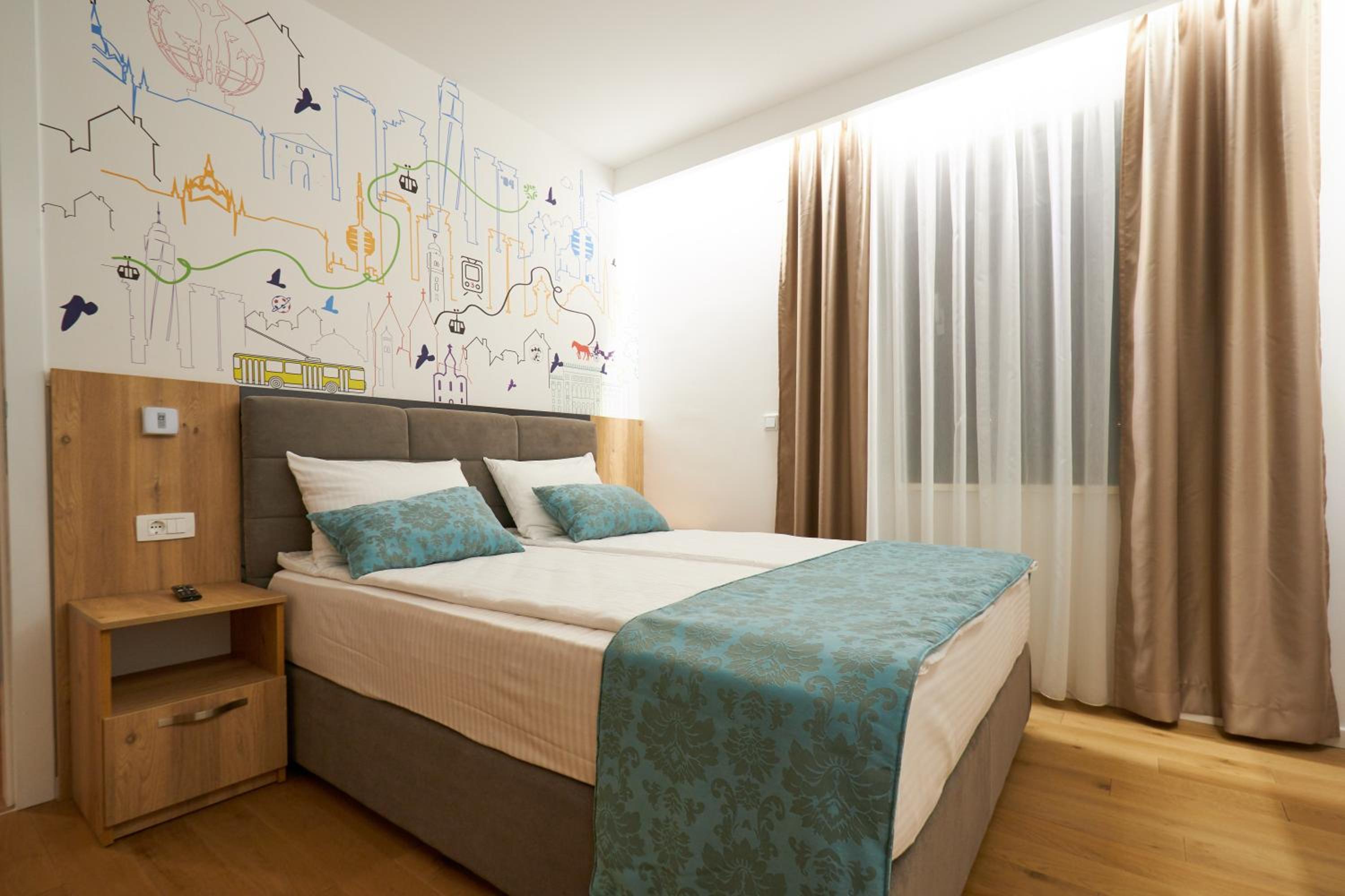 Three-Bedroom Apartment - Photo 34