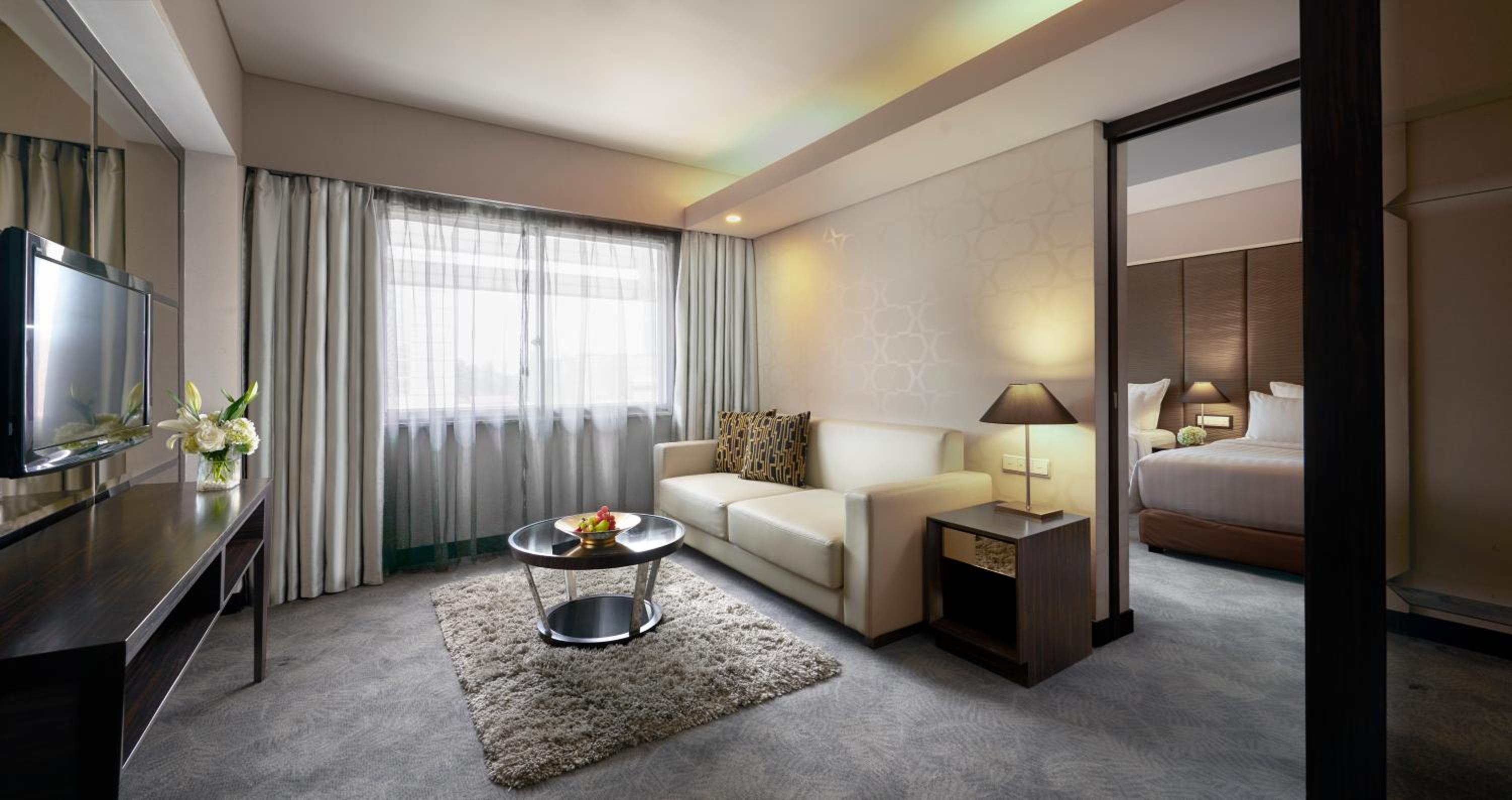Deluxe King Room - Photo 5