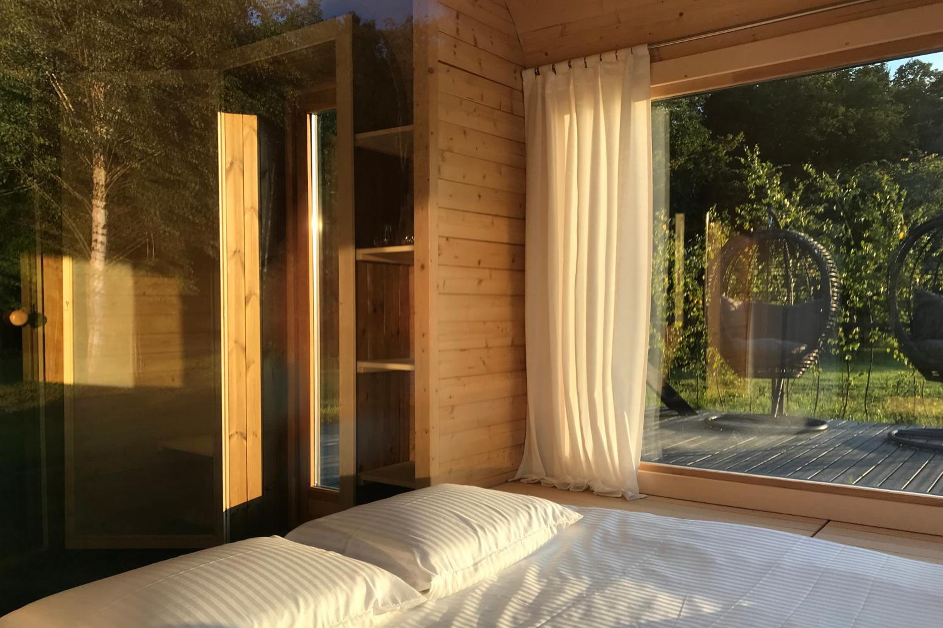 Deluxe Queen Room - Photo 6