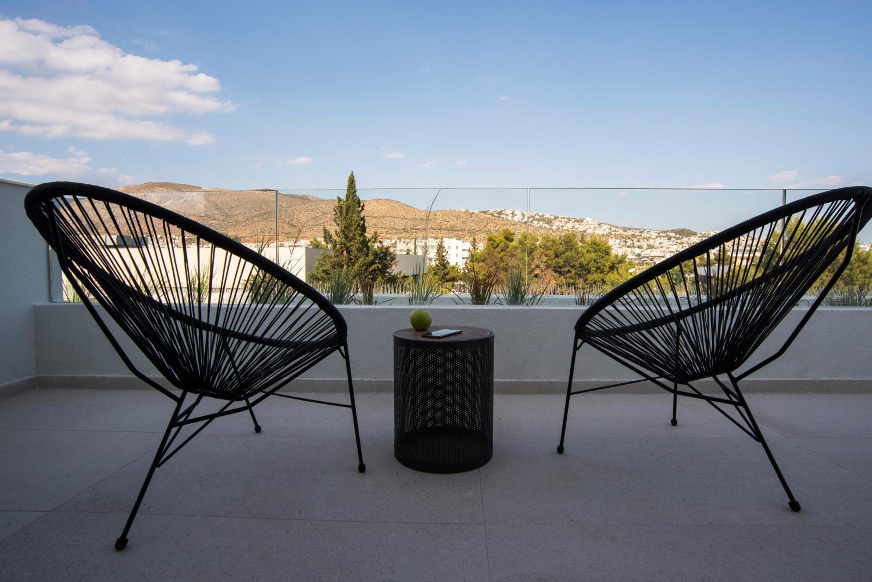 Penthouse Apartment with Outdoor Hot Tub photo 3