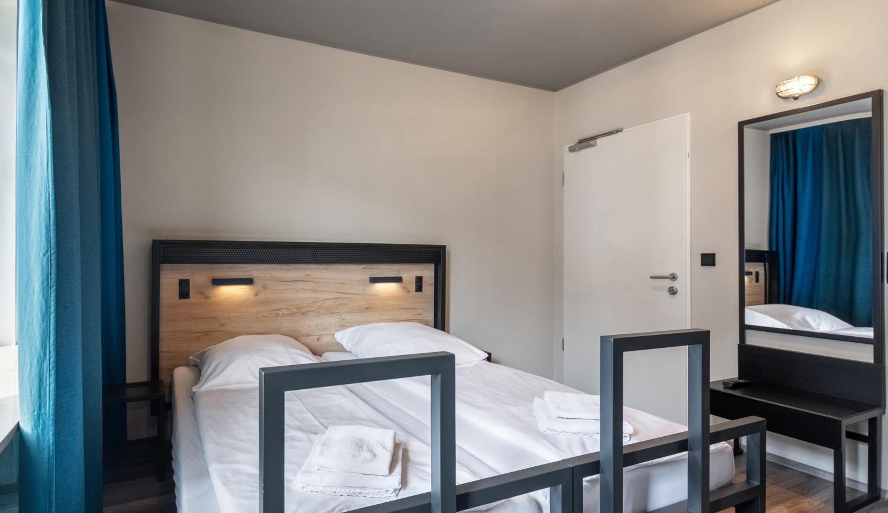 Twin Room - Photo 3