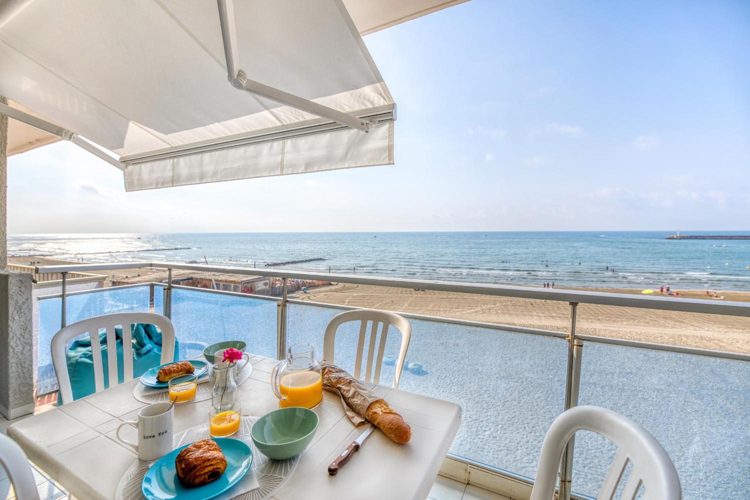 Apartment with Sea View photo 1