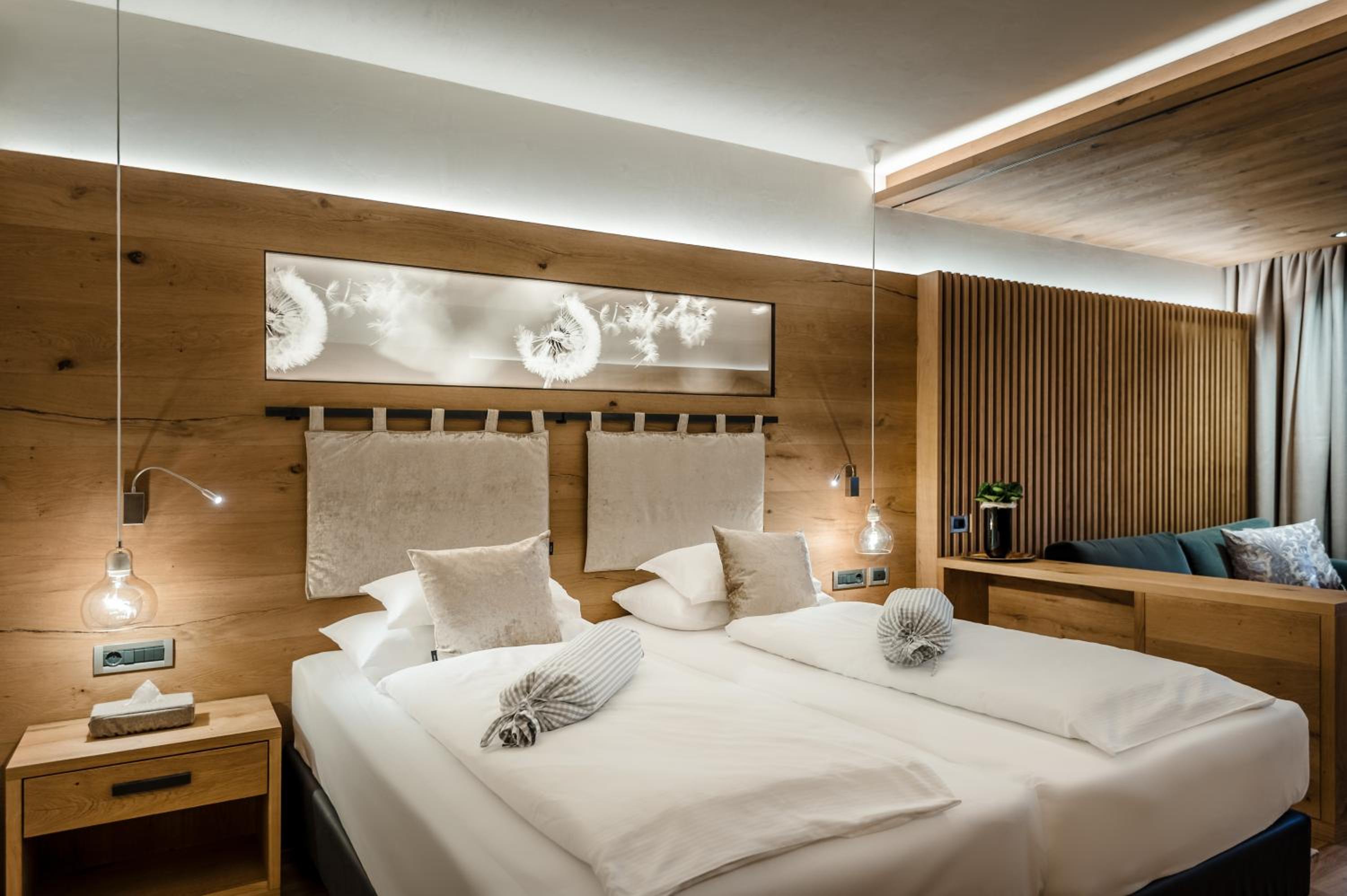 Junior Suite with Balcony - Photo 1