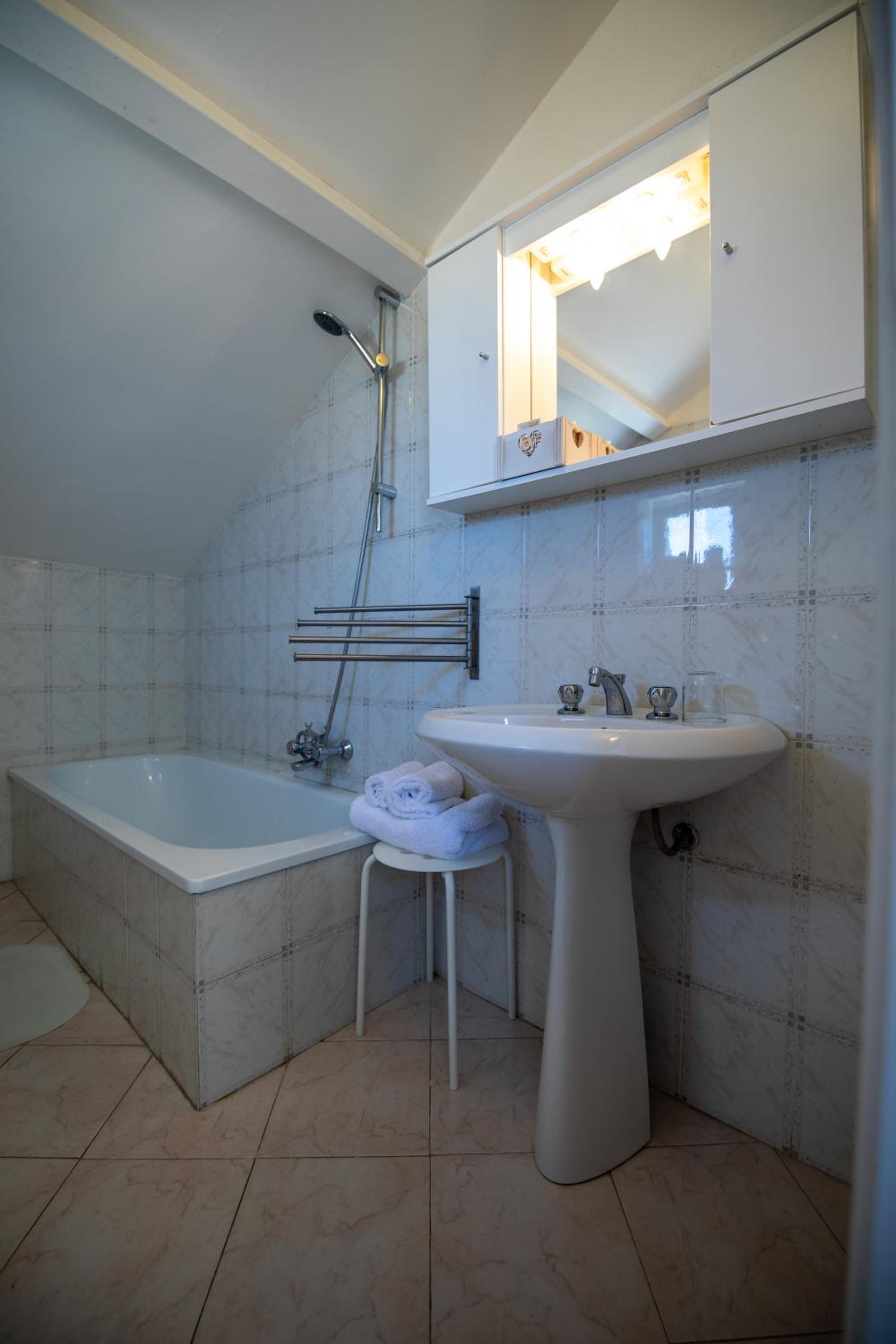 Apartment - Photo 5