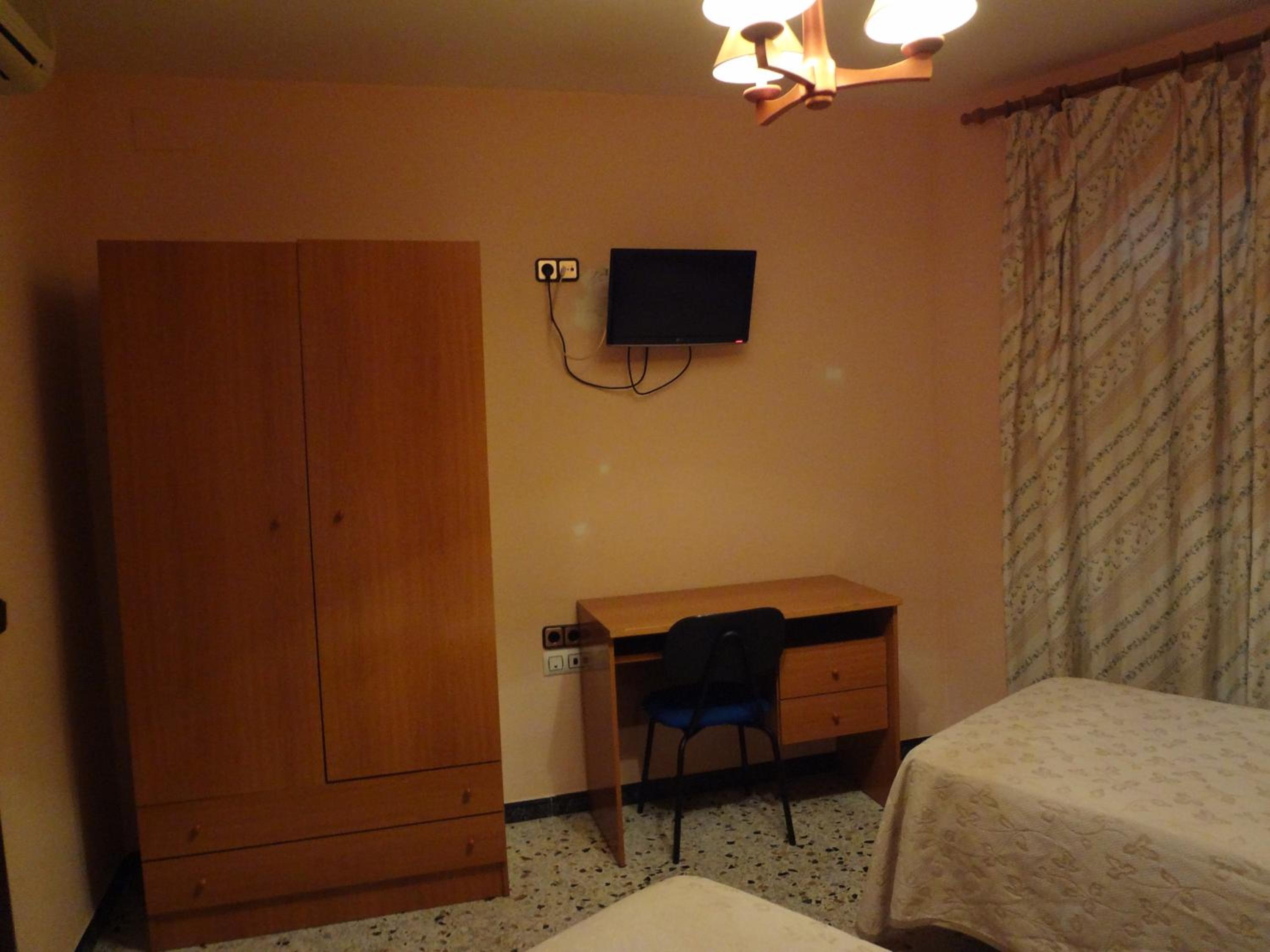 Double Room - Photo 8
