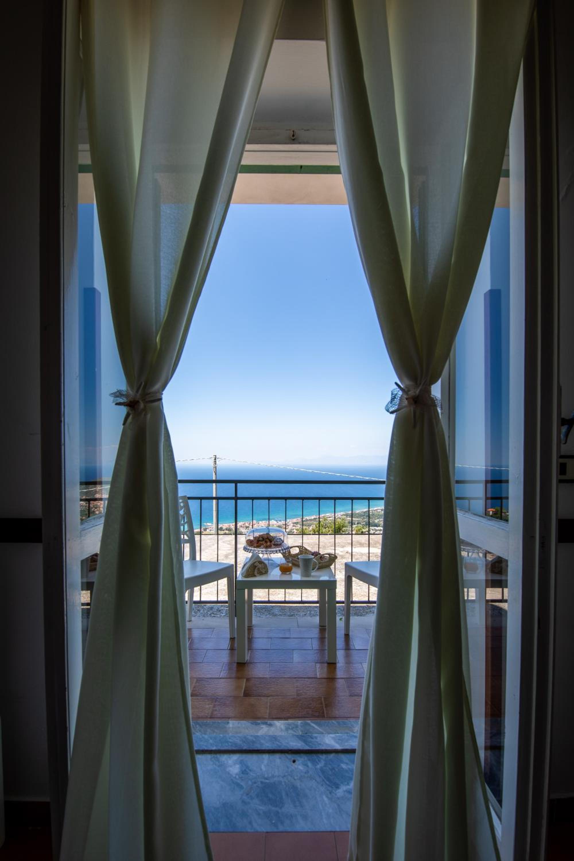 Triple Room with Sea View - Photo 14