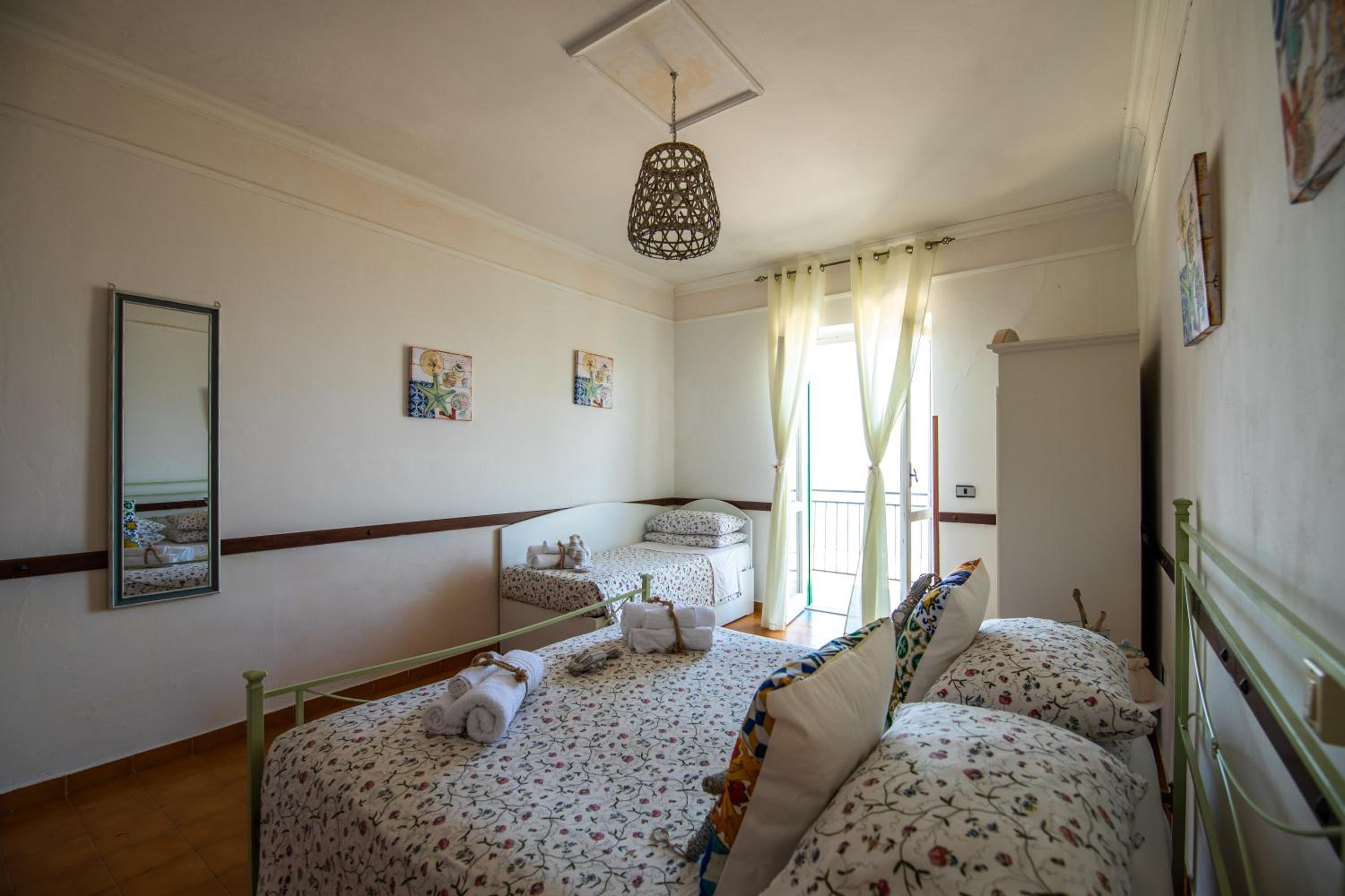 Triple Room with Sea View - Photo 15