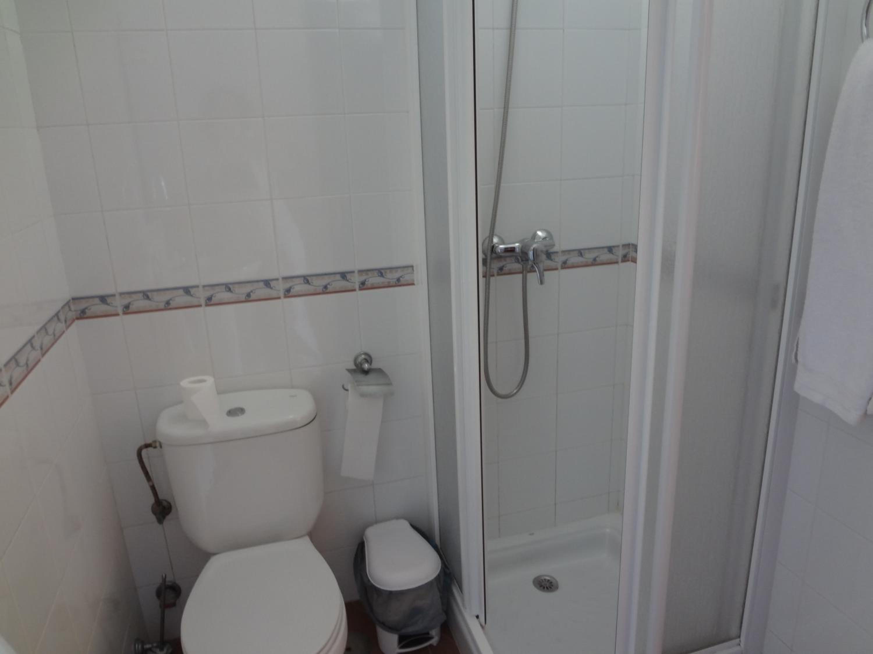 Double Room - Photo 2