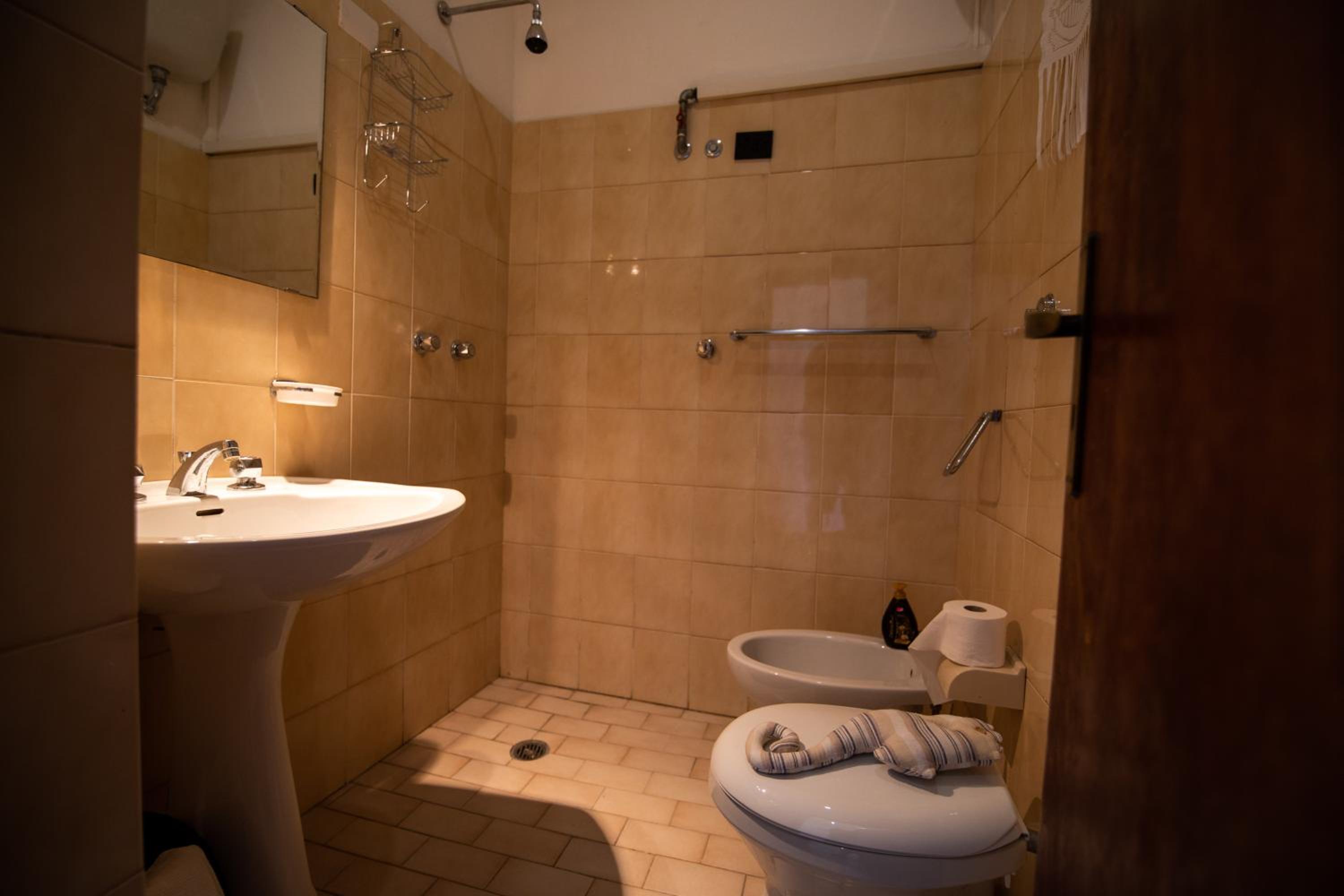Basic Triple Room - Photo 23