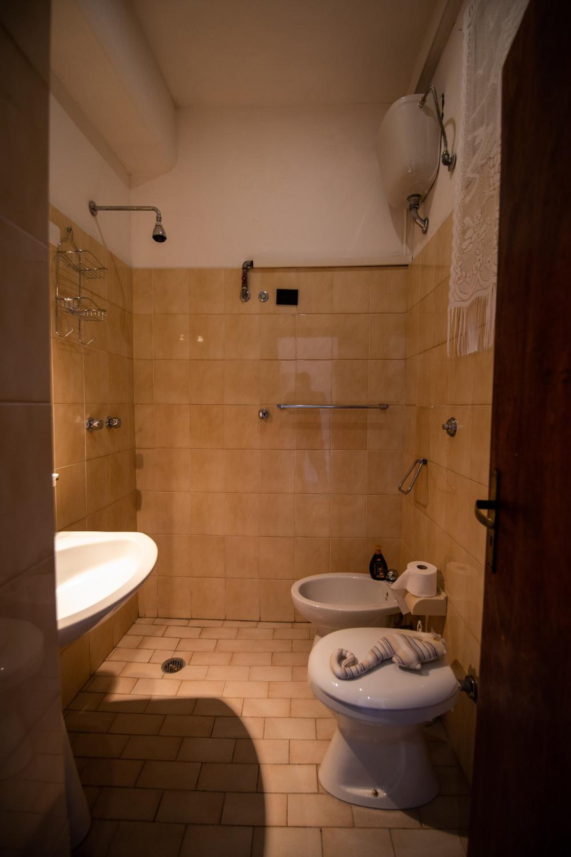 Basic Triple Room - Photo 18
