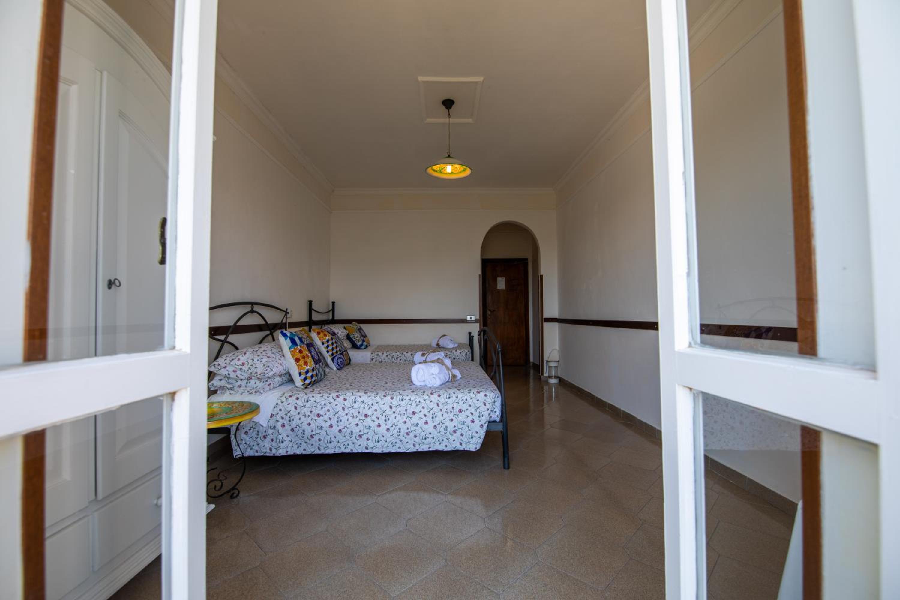 Basic Triple Room - Photo 24