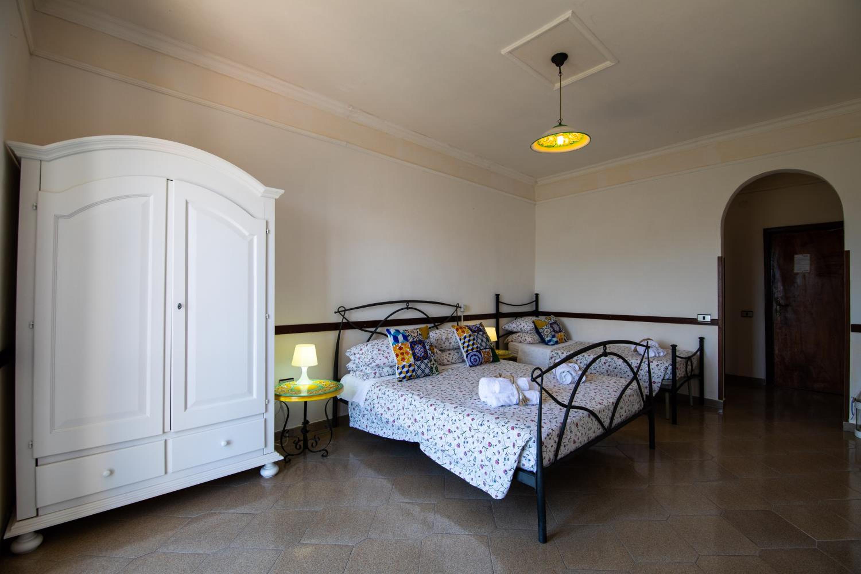 Basic Triple Room - Photo 6