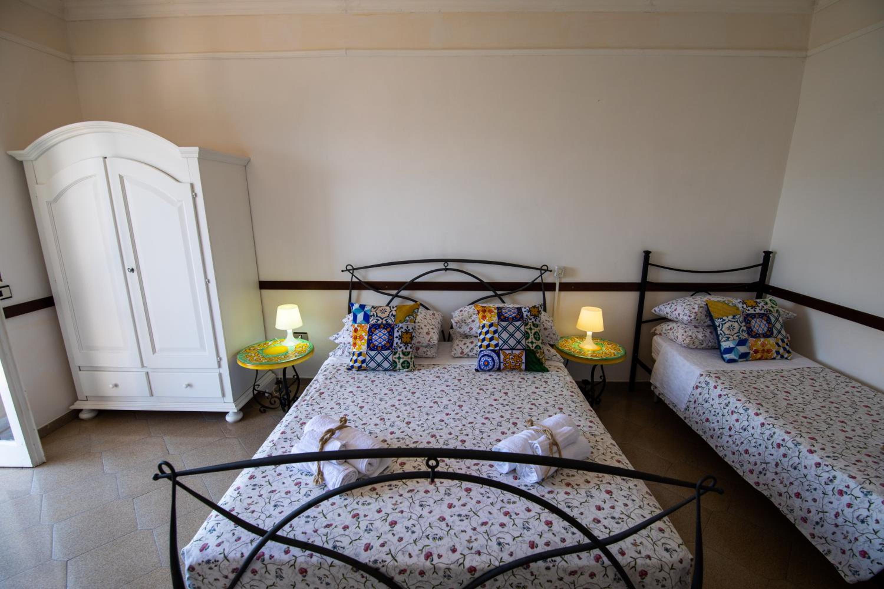 Basic Triple Room - Photo 19