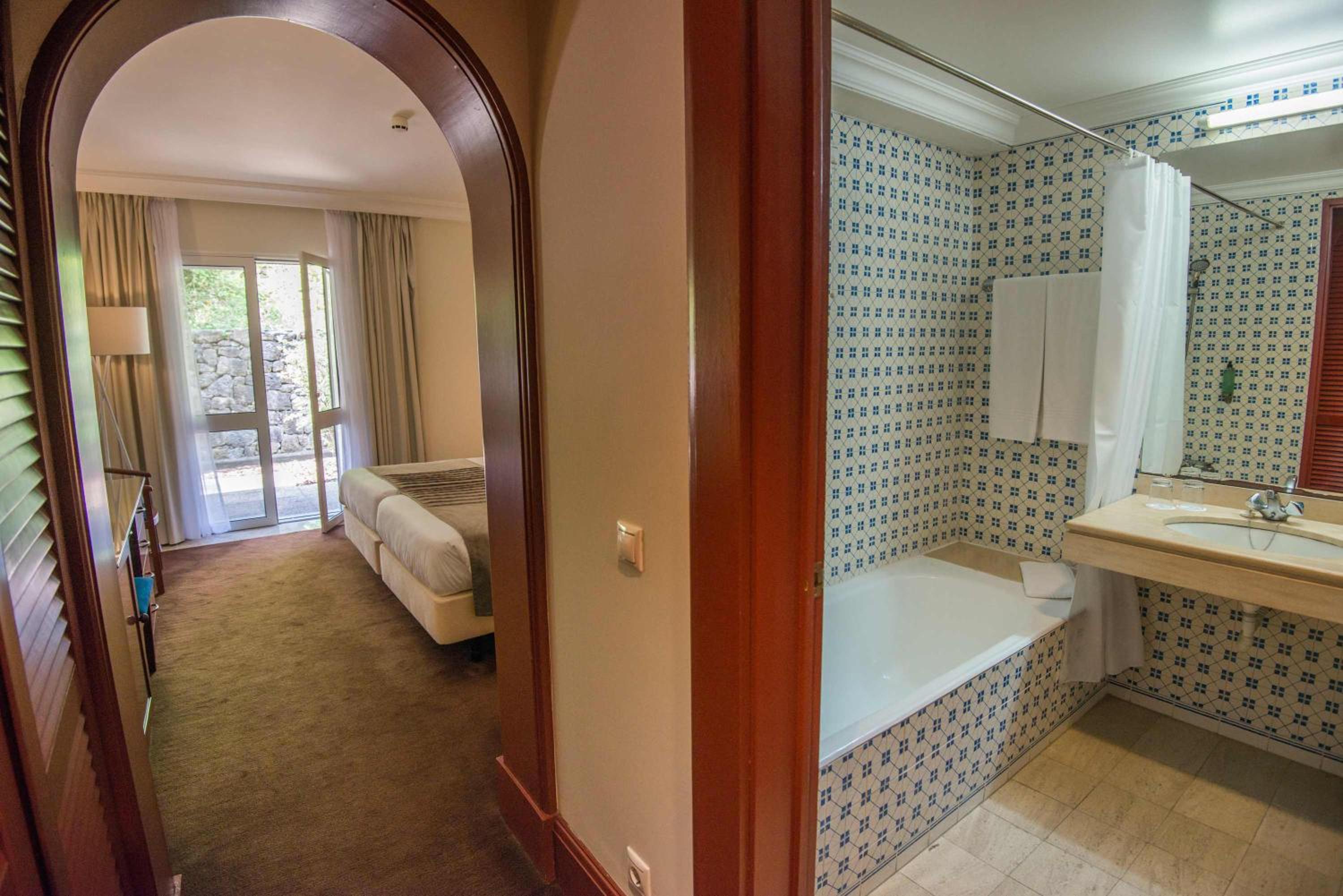 Twin Room - Photo 7