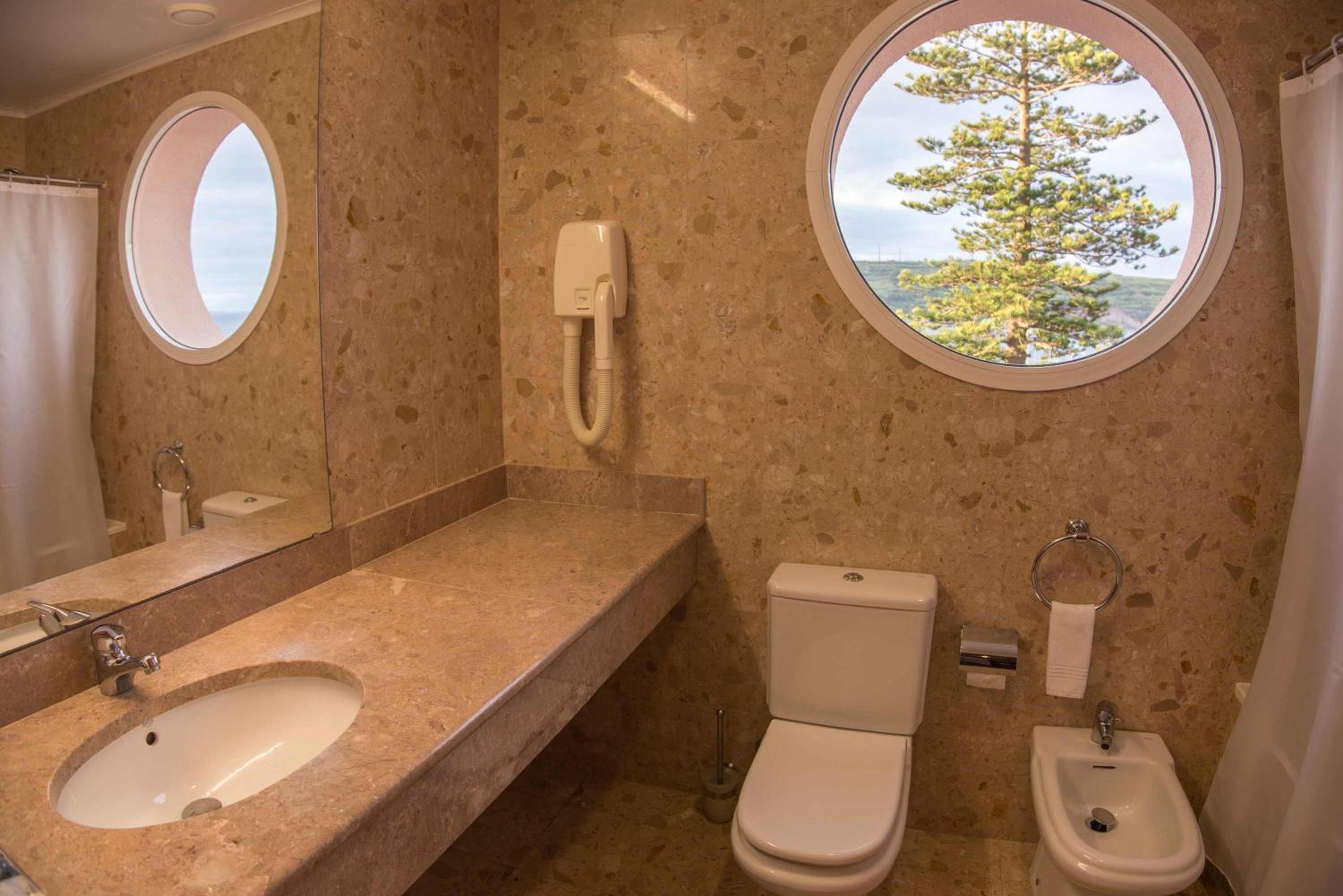 Deluxe Double Room with Balcony and Sea View - Photo 5