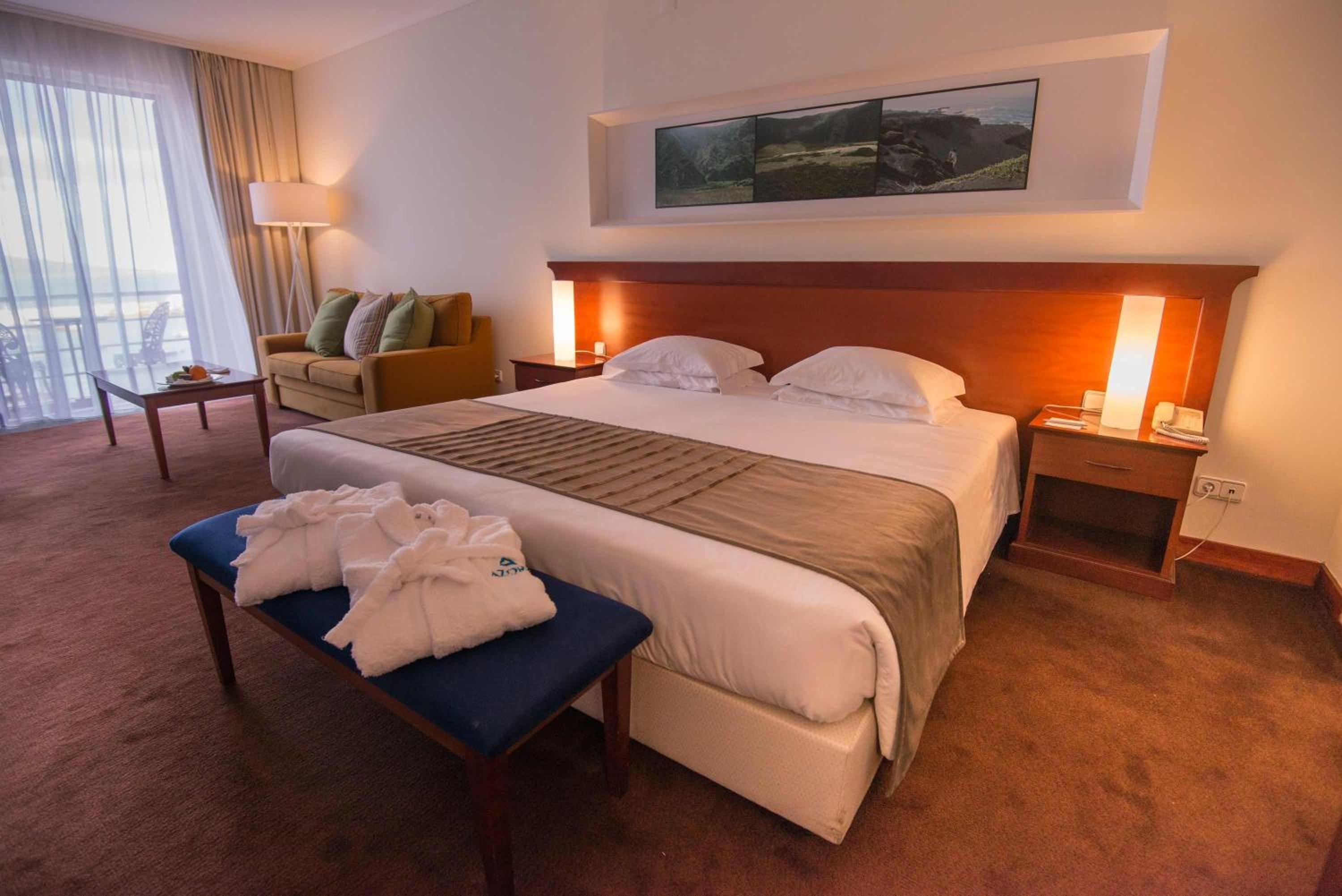 Deluxe Double Room with Balcony and Sea View - Photo 1