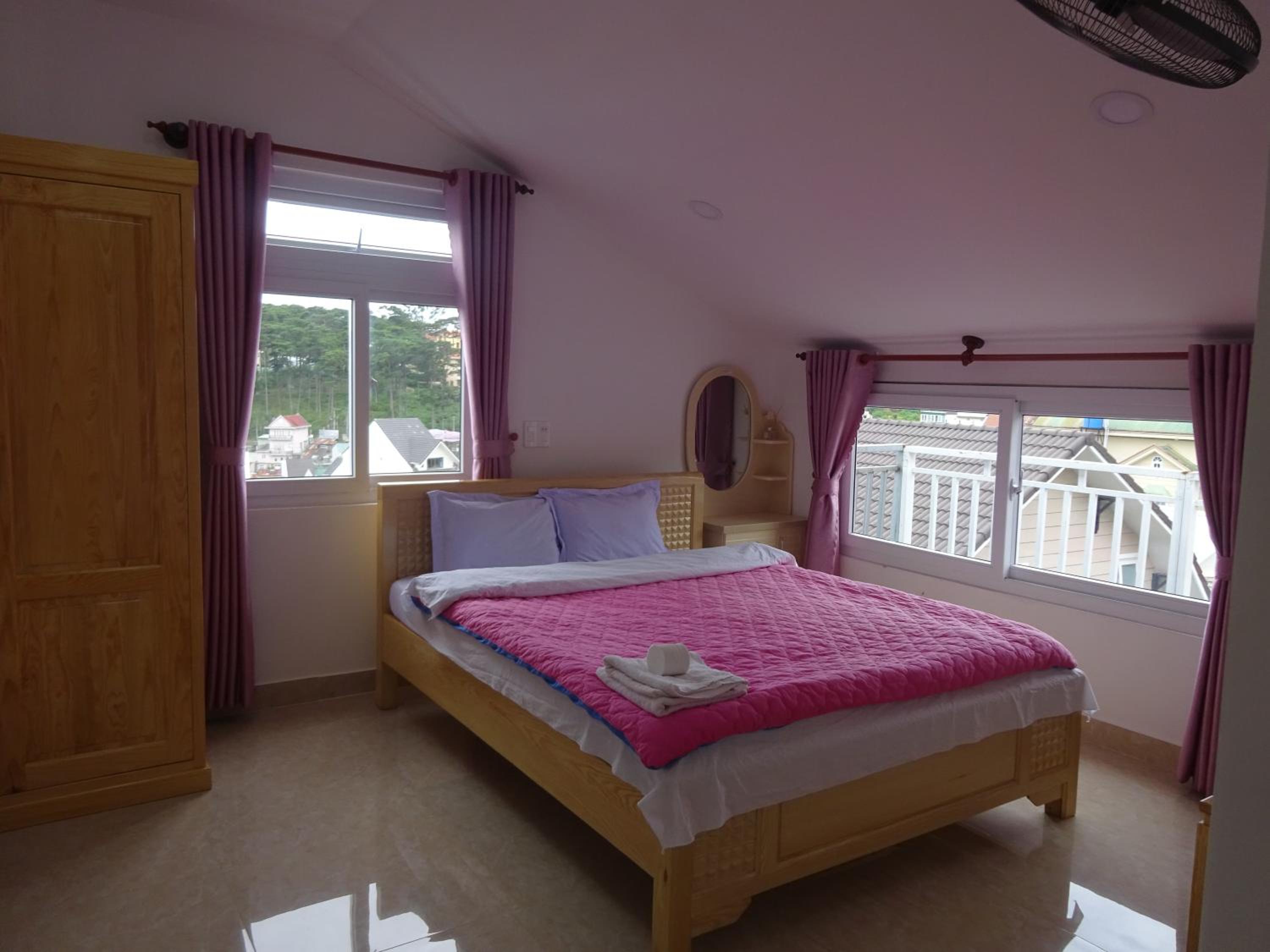 Deluxe Double Room - Photo 9