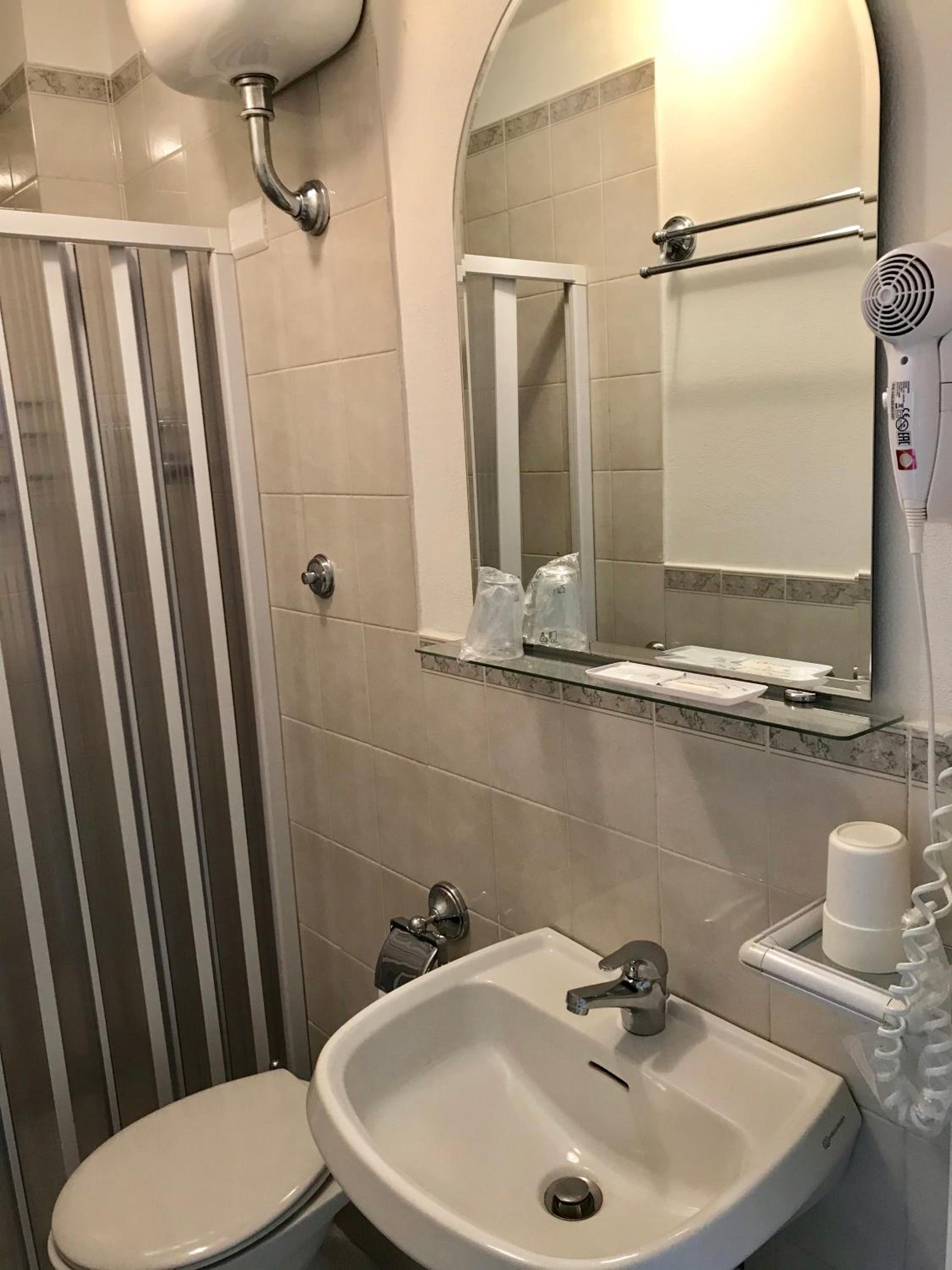 Single Room photo 2