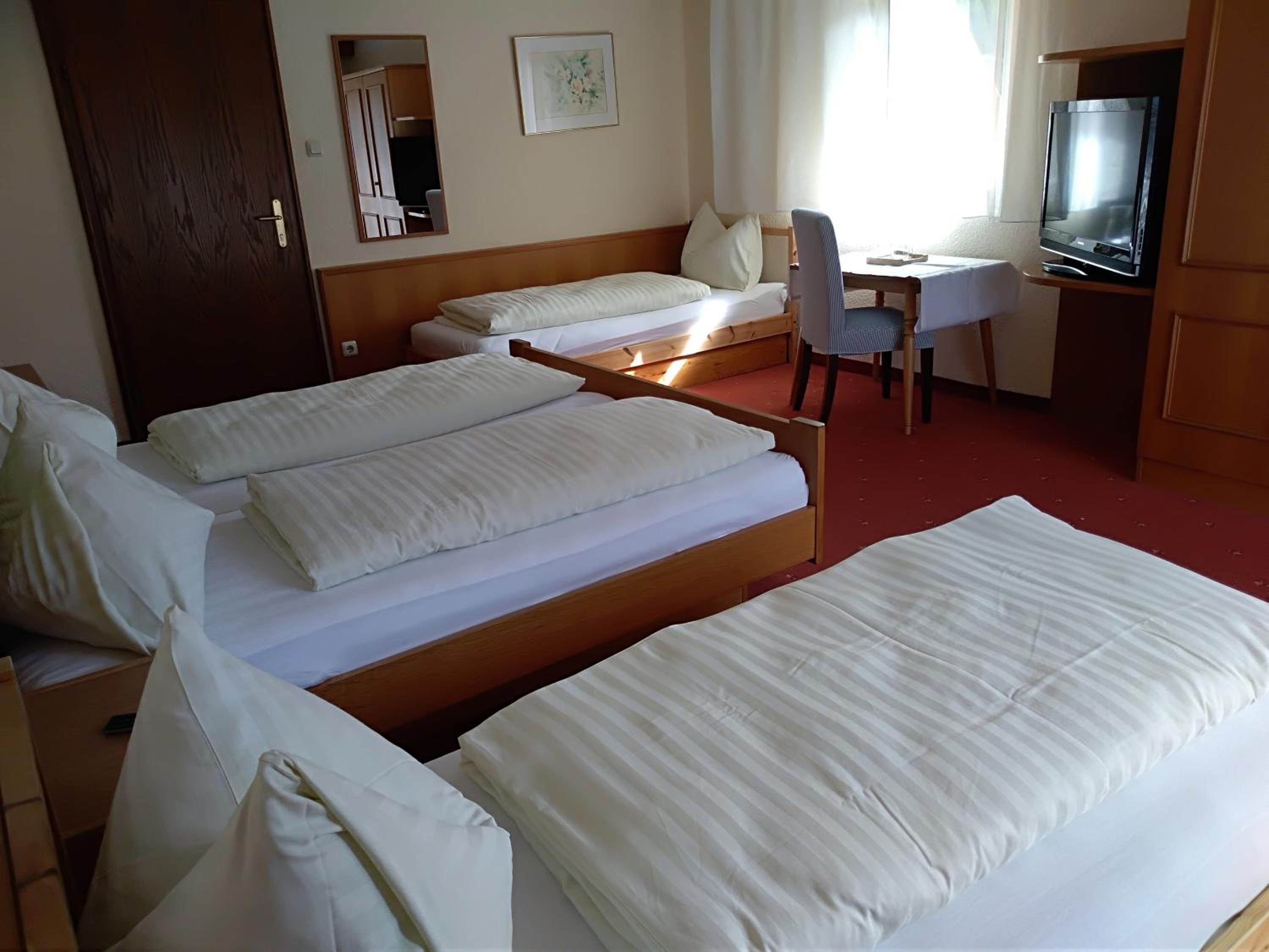 Quadruple Room with Balcony photo 1
