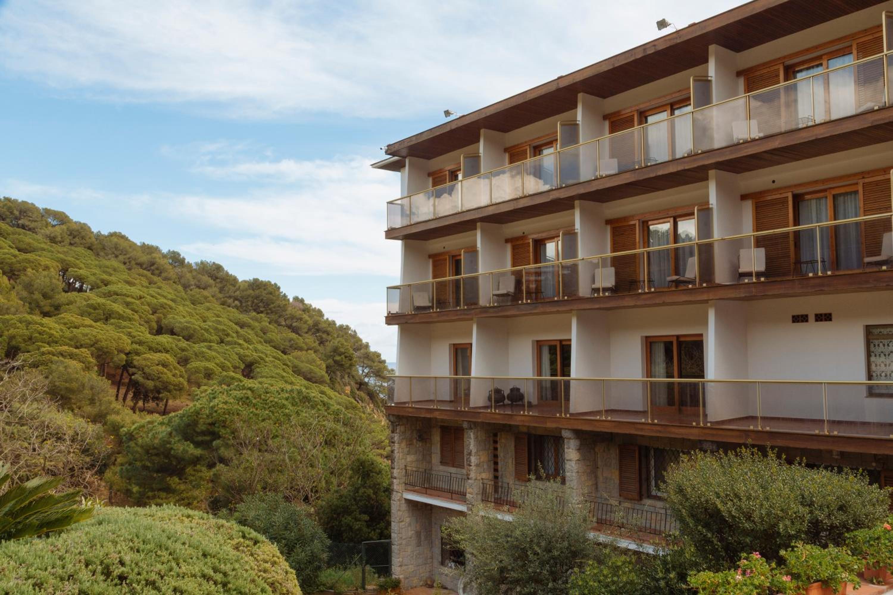 Habitación Familiar con Vista al Jardín