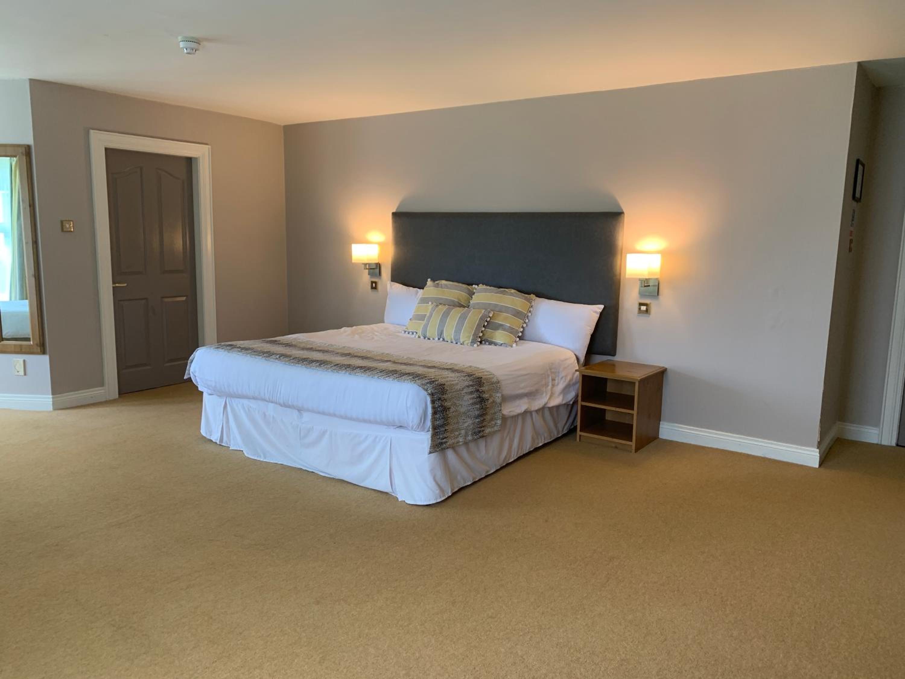 Deluxe Double or Twin Room photo 2