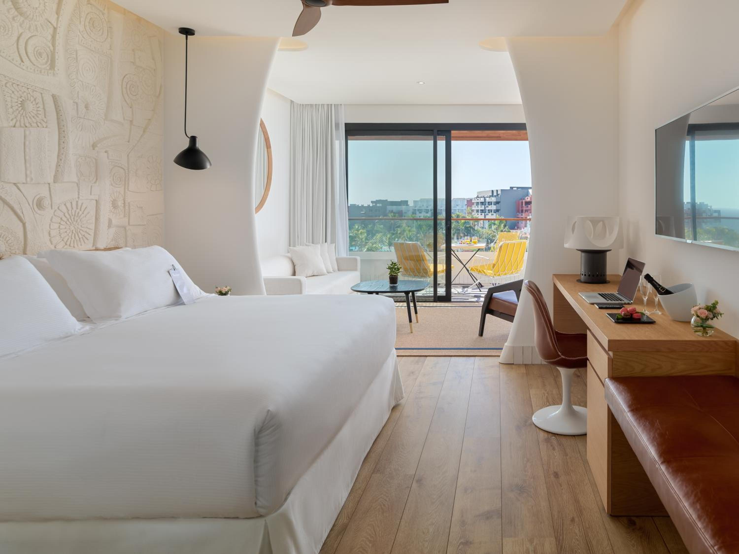 Double or Twin Room with Side Sea View (2 Adults)