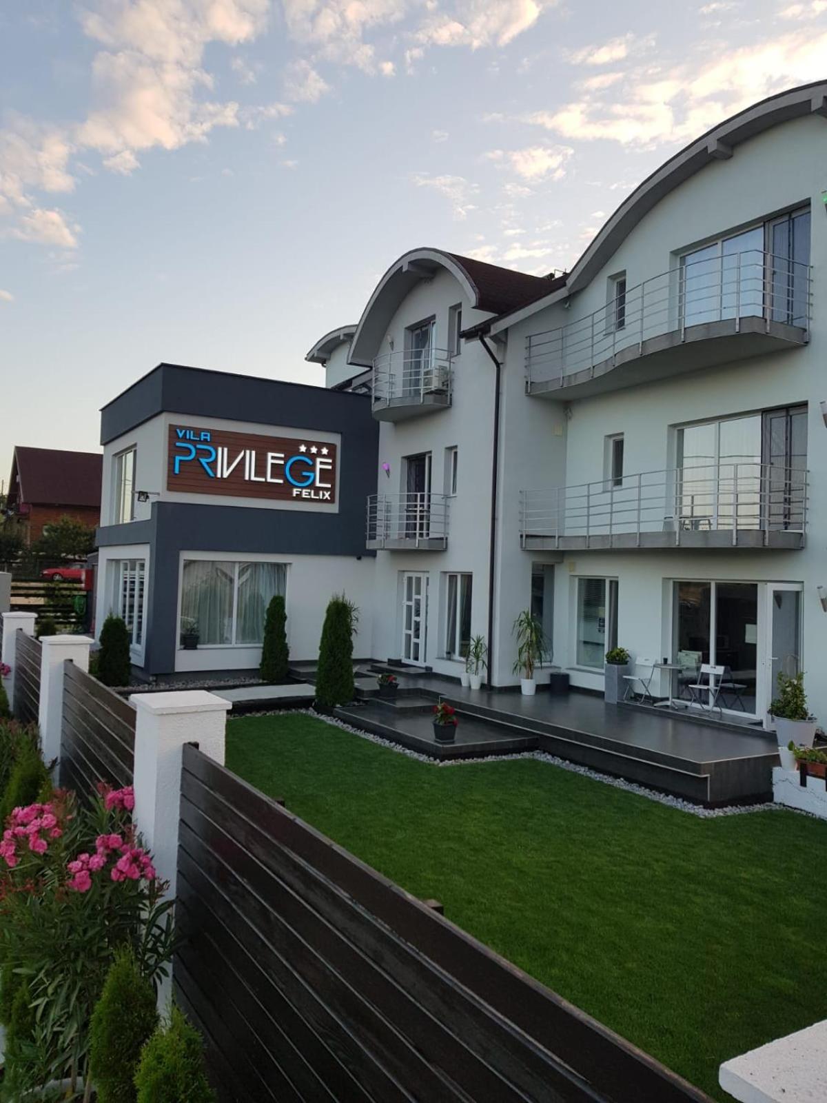 Villa photo 3