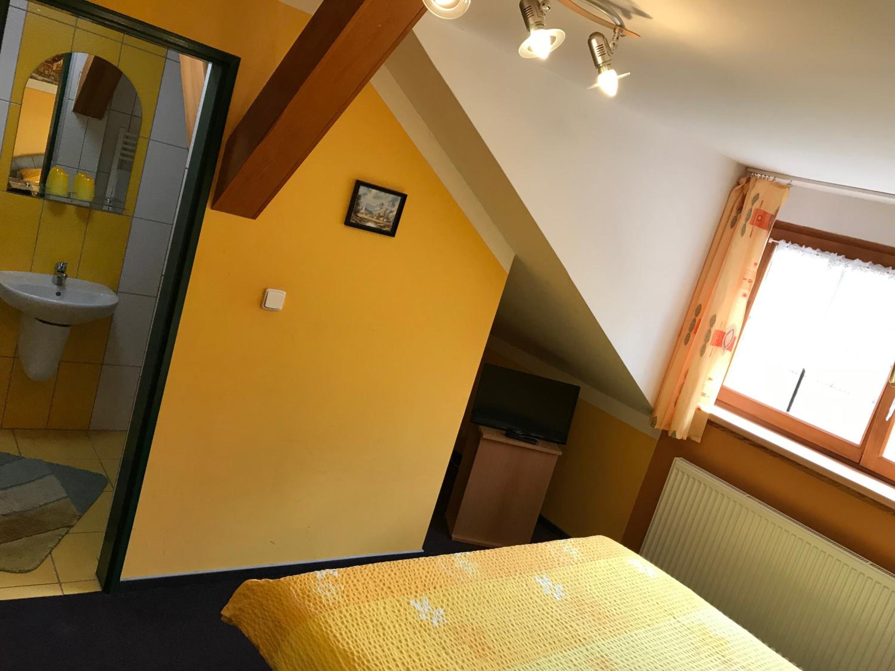 Double Room - Photo 4