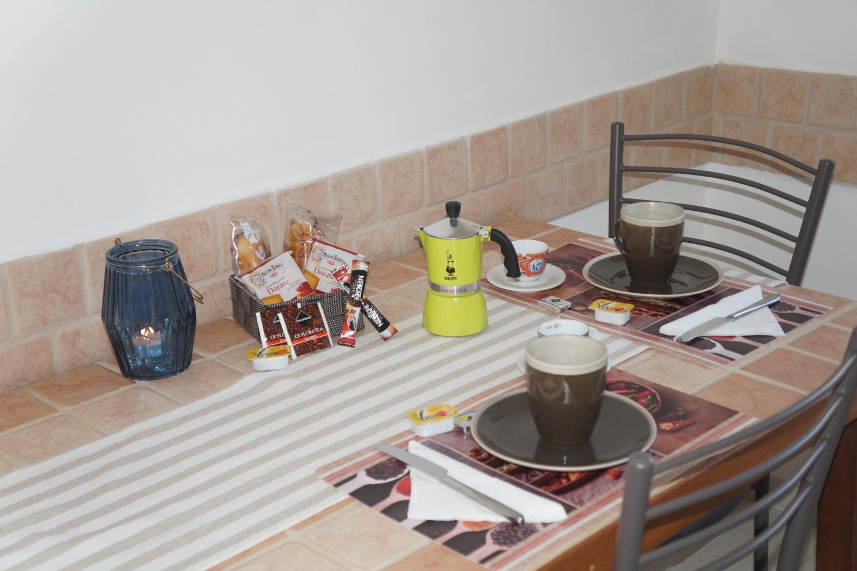 Double Room with Private Bathroom - Photo 2