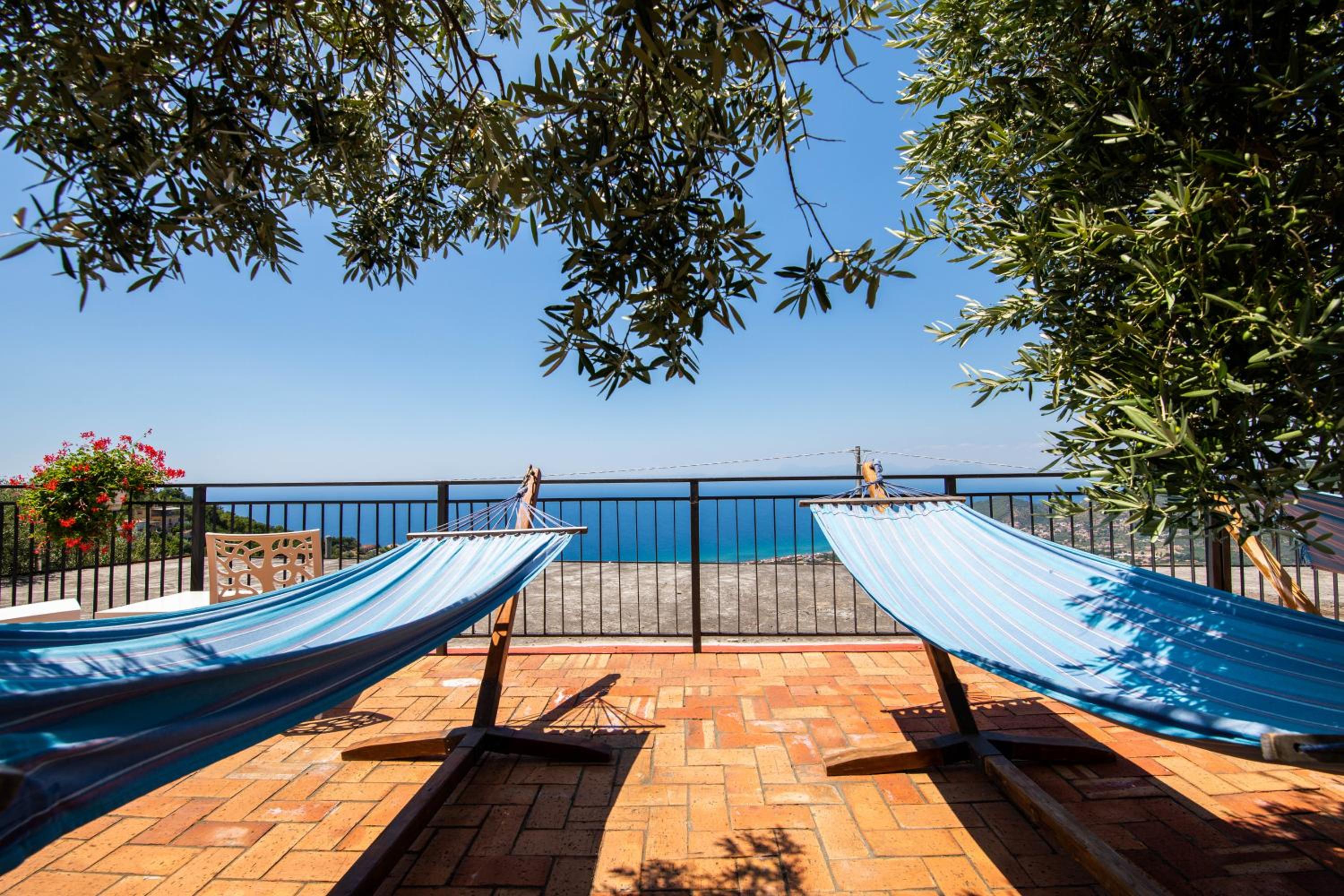 Triple Room with Sea View - Photo 5