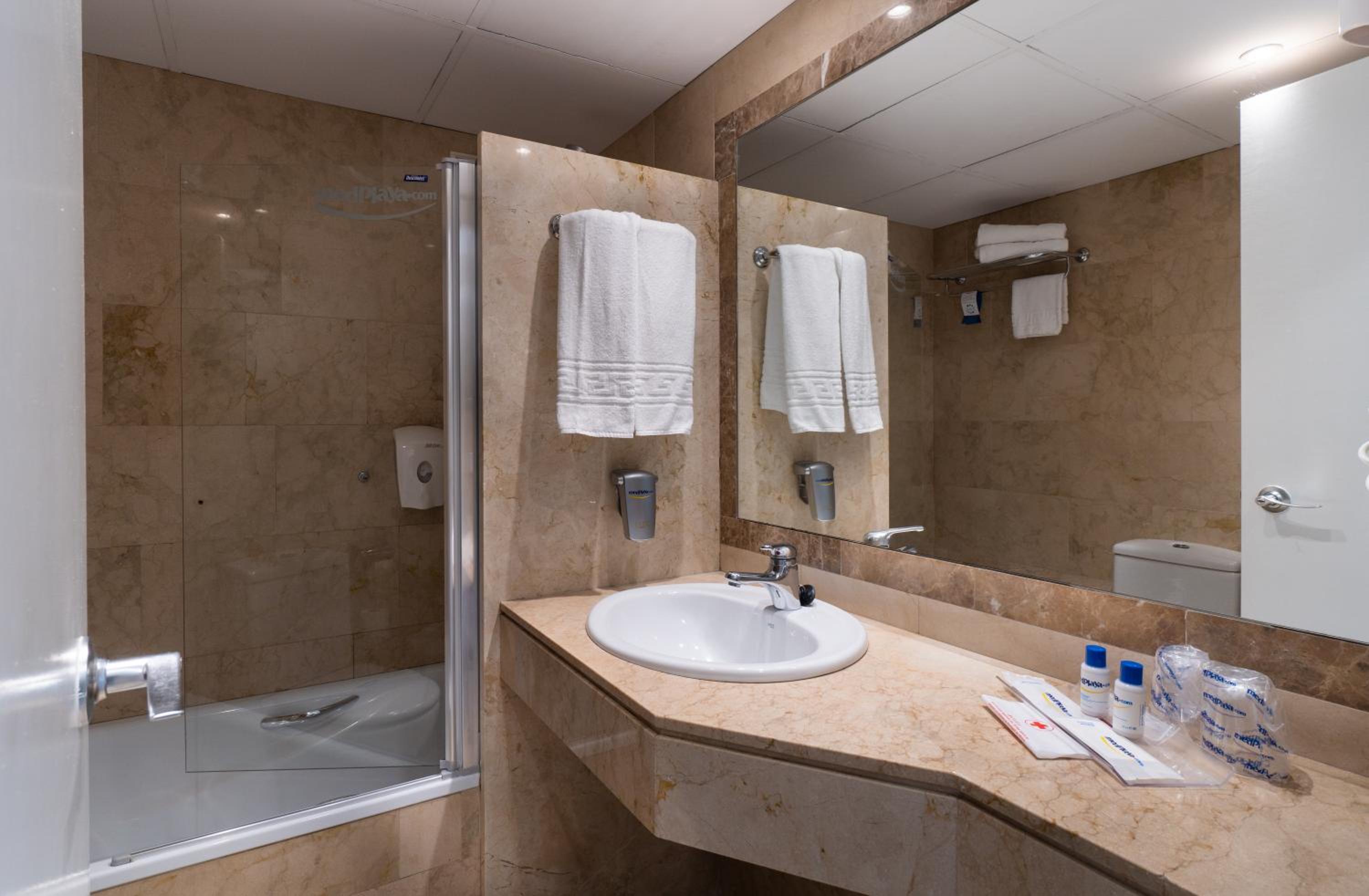 Double Room - Photo 5
