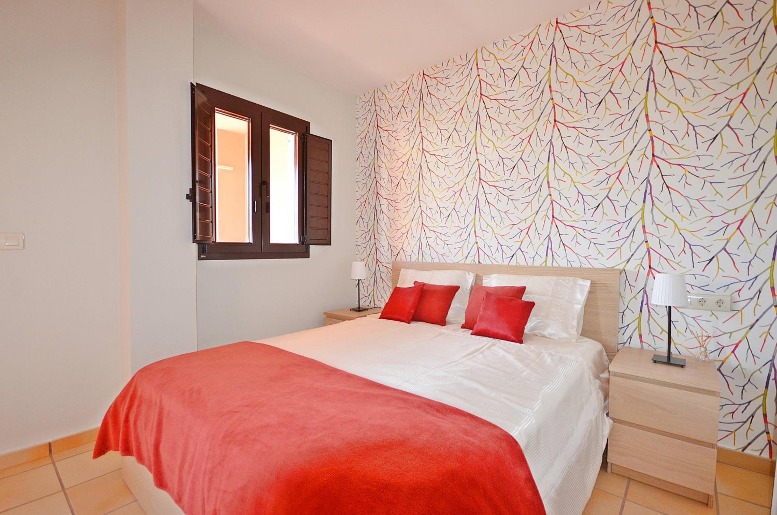 Apartamento de una habitación con piscina compartida.