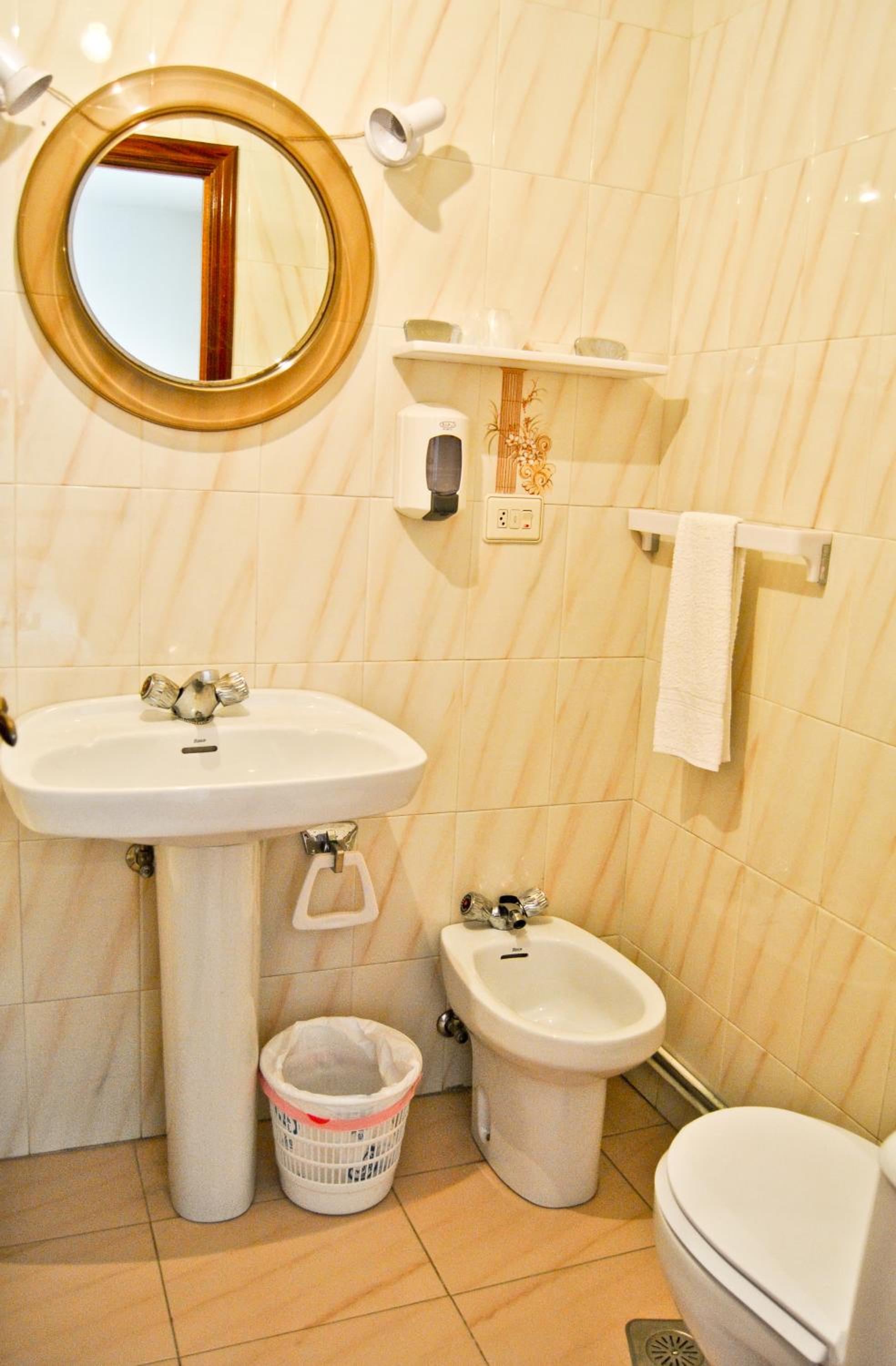 Single Room photo 3