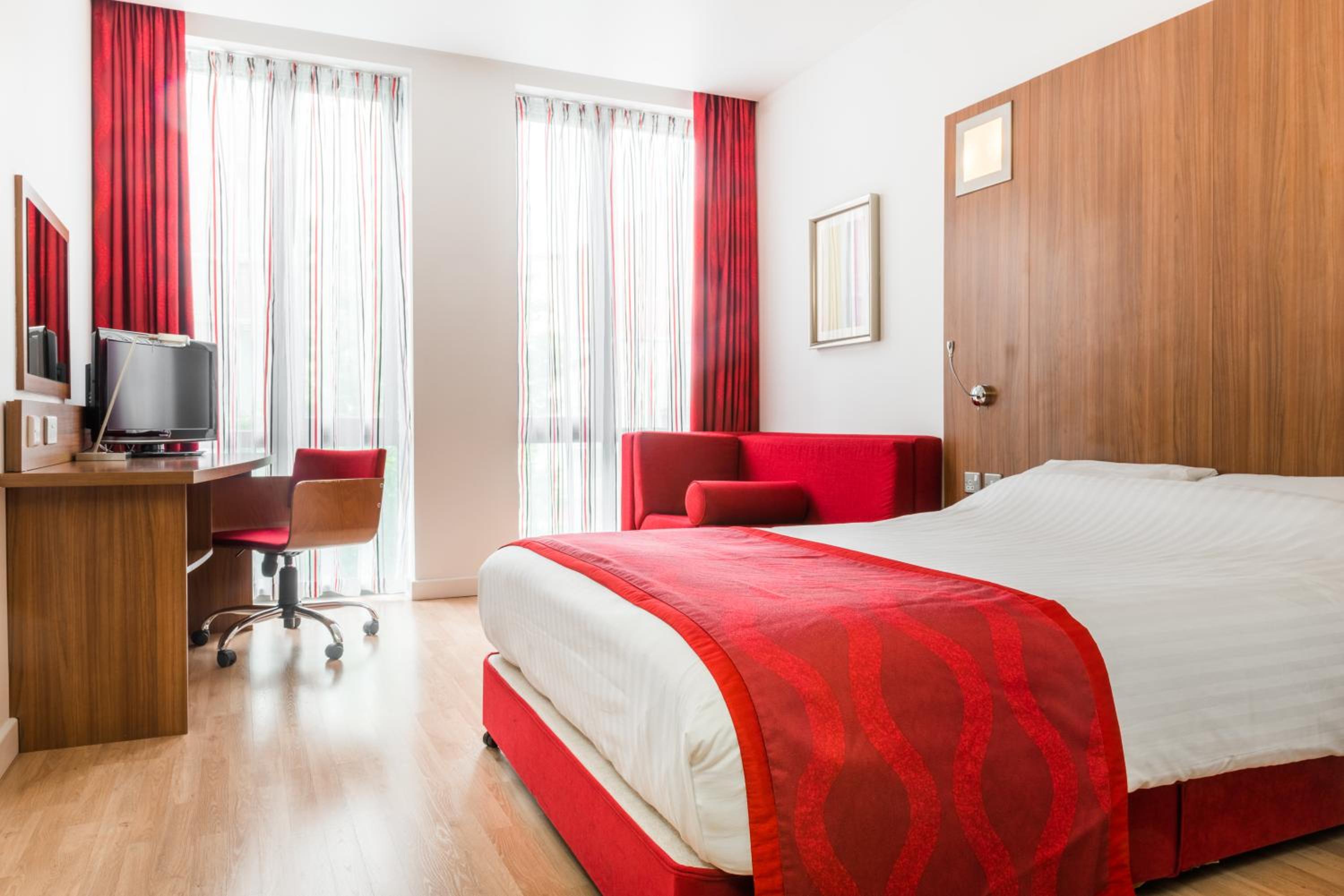 Family Room with a Double Bed and a Sofa Bed - Non-Smoking, photo 6