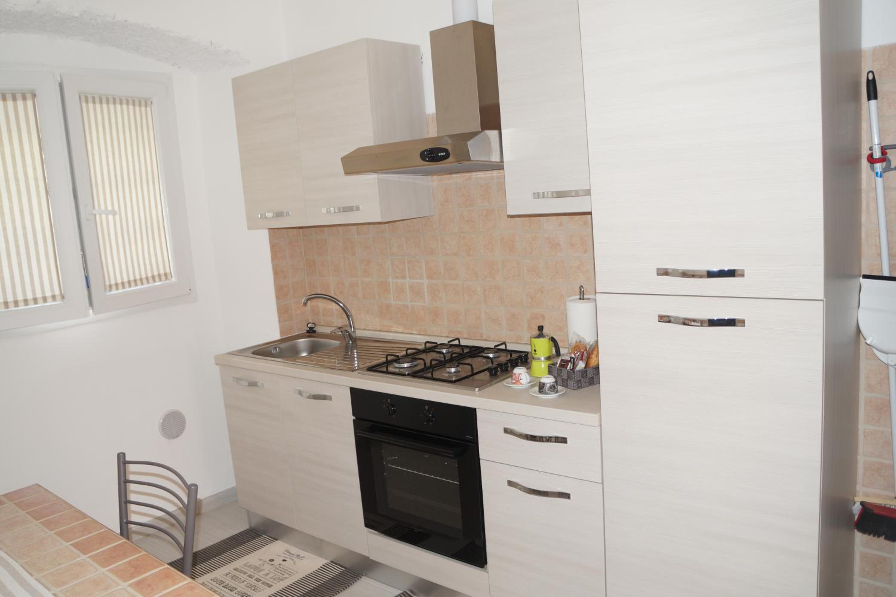 Double Room with Private Bathroom - Photo 9