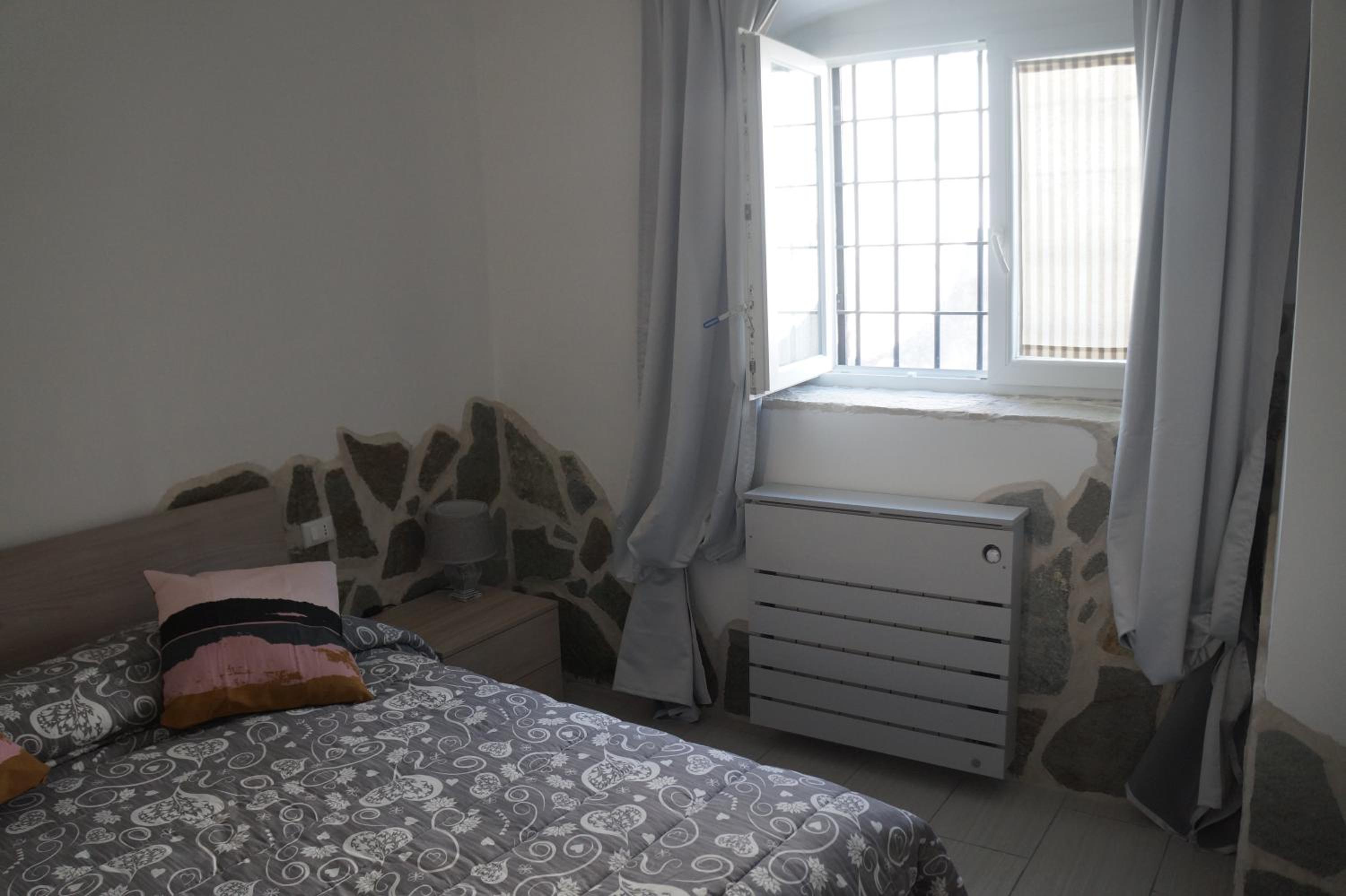 Double Room with Private Bathroom - Photo 12