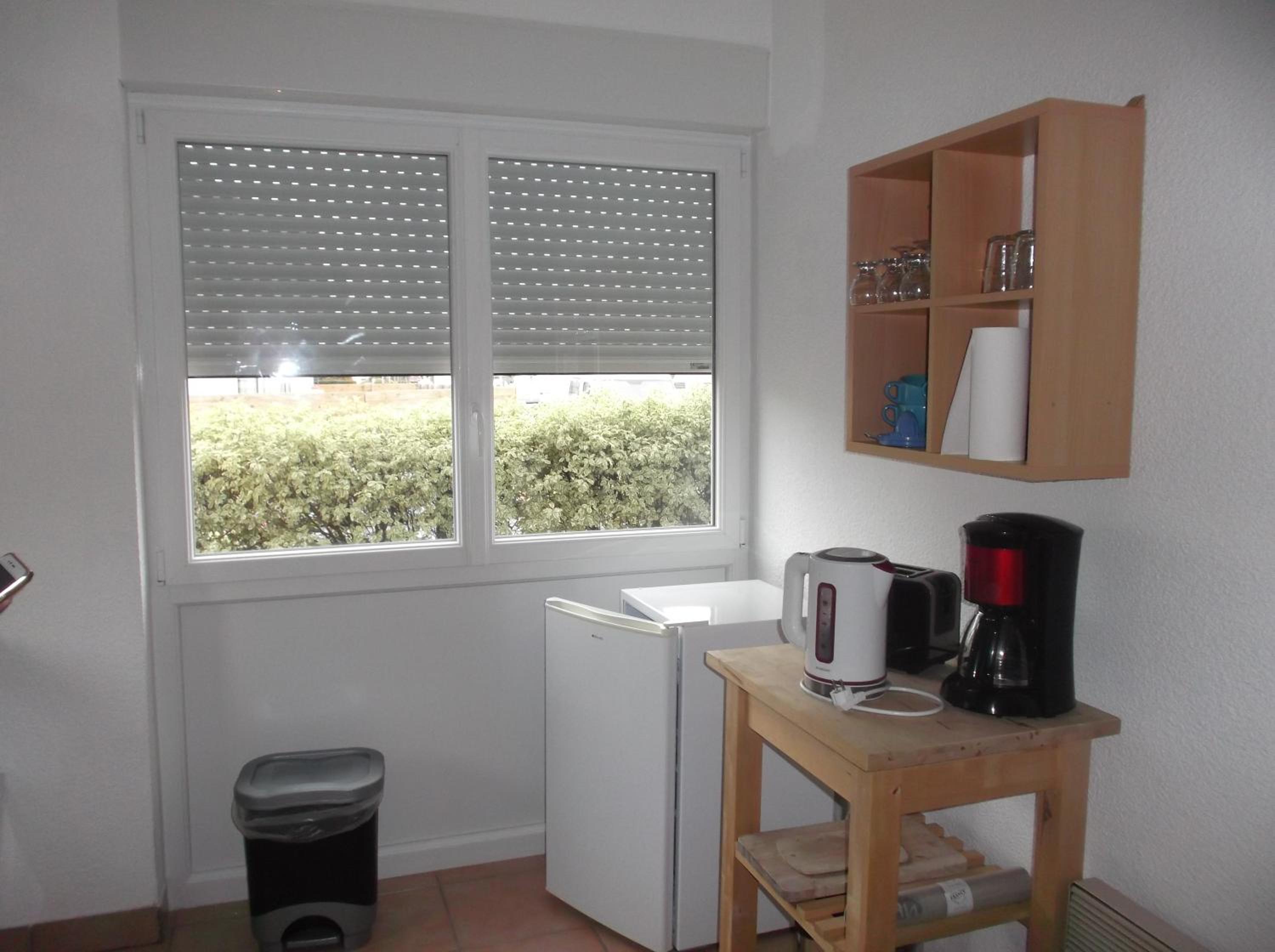 One-Bedroom House - Photo 2