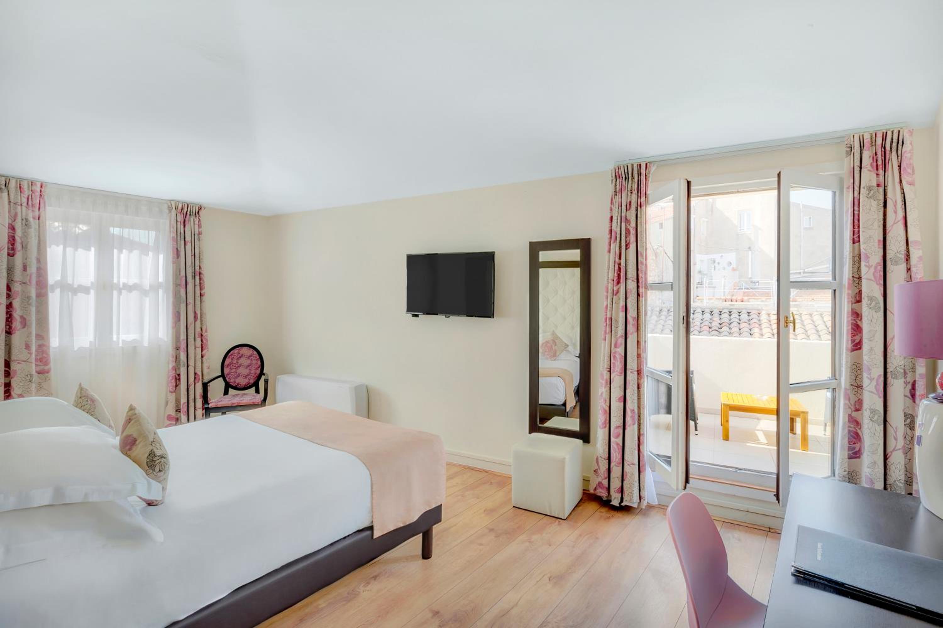 Prestige Queen Room