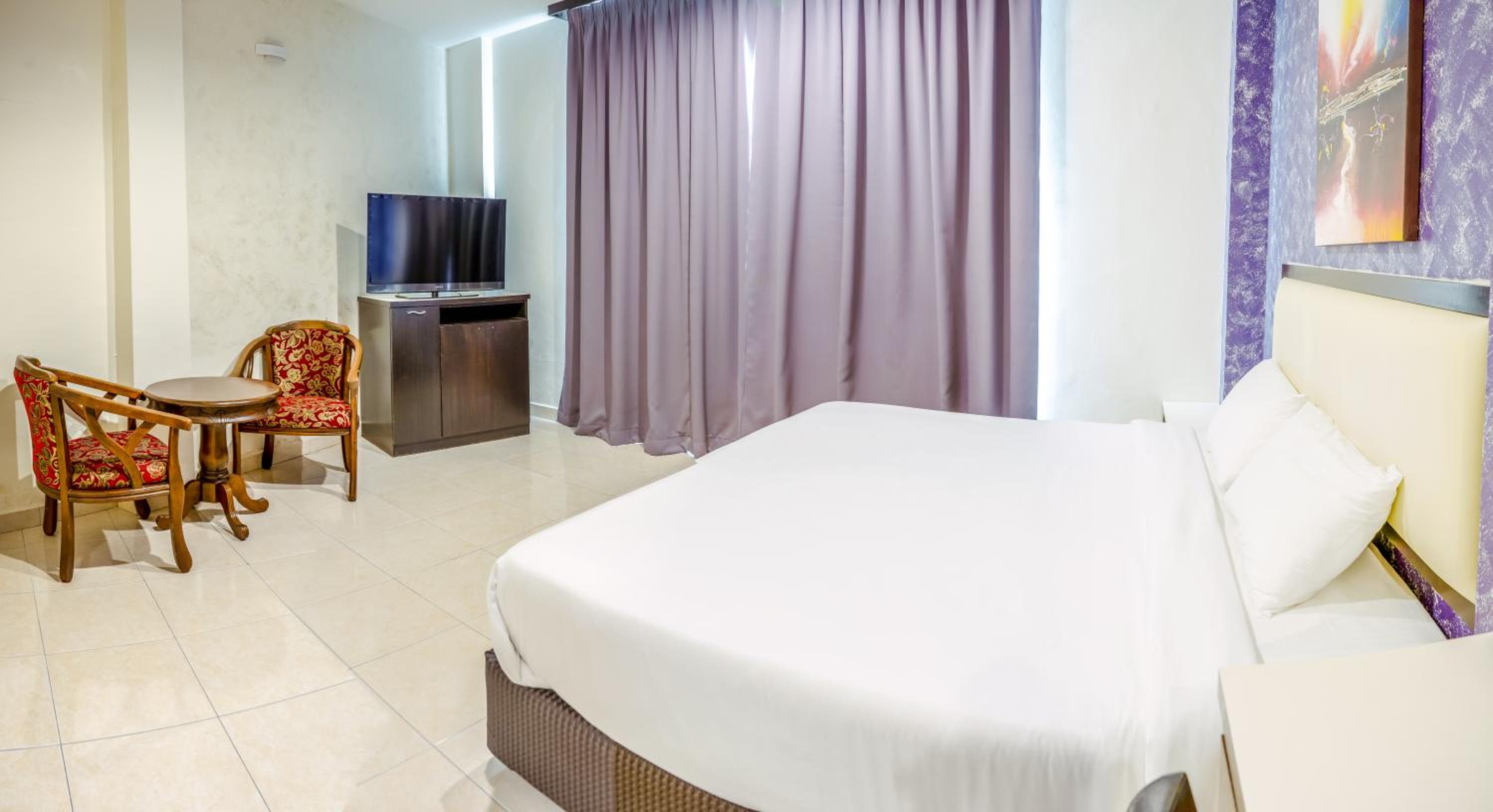 Deluxe King Room photo 1