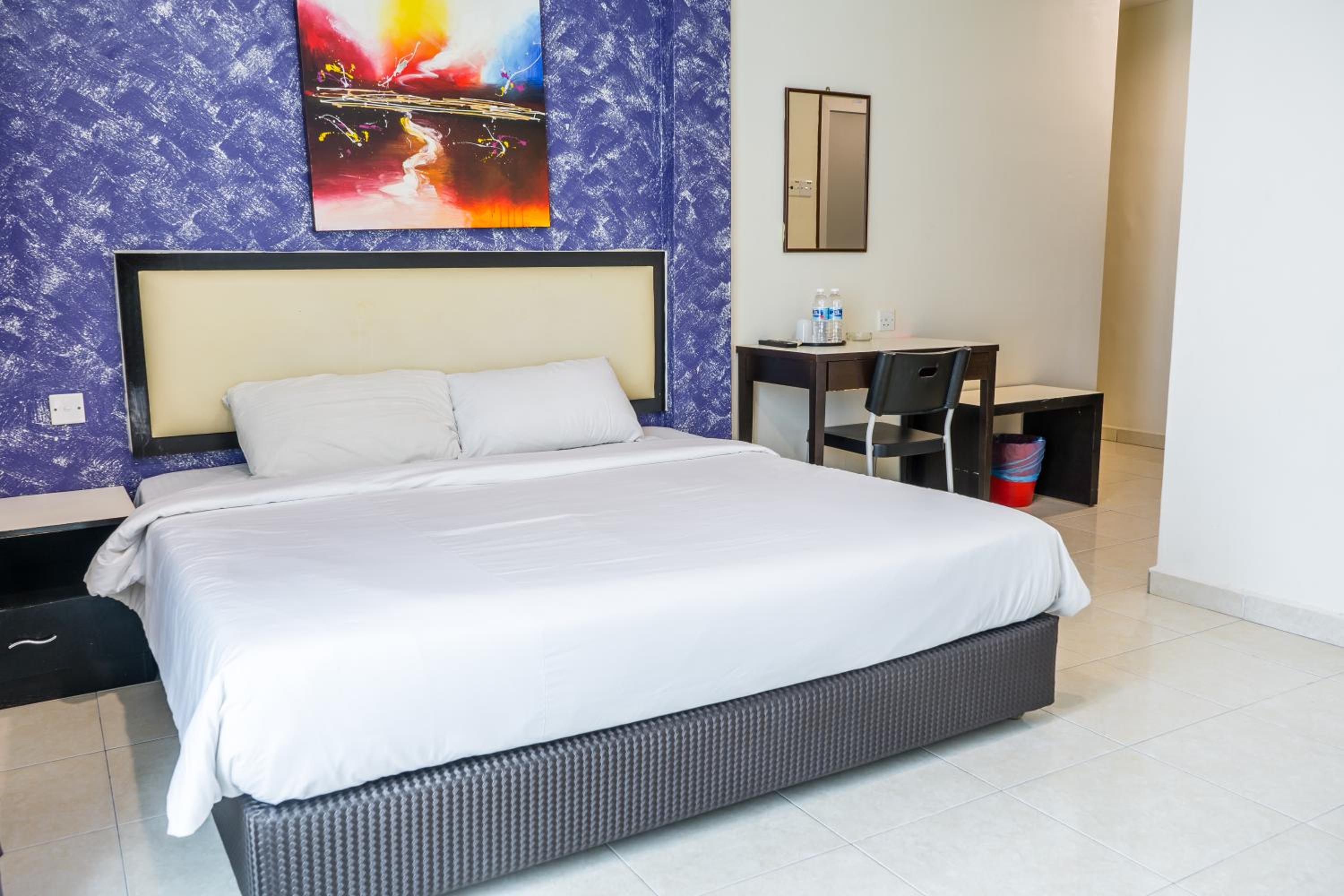 Deluxe King Room photo 2