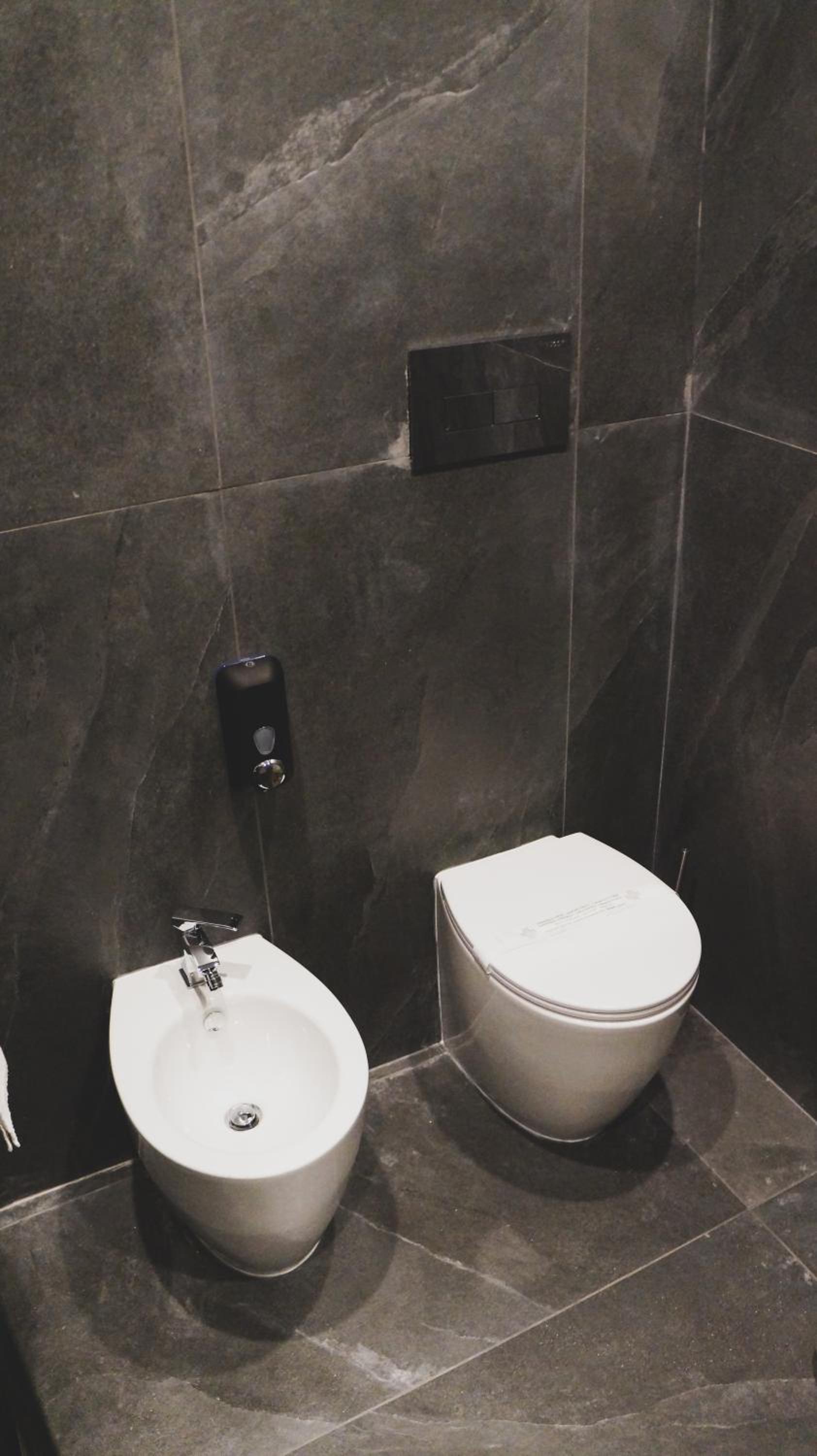 King Suite with Spa Bath - Photo 3