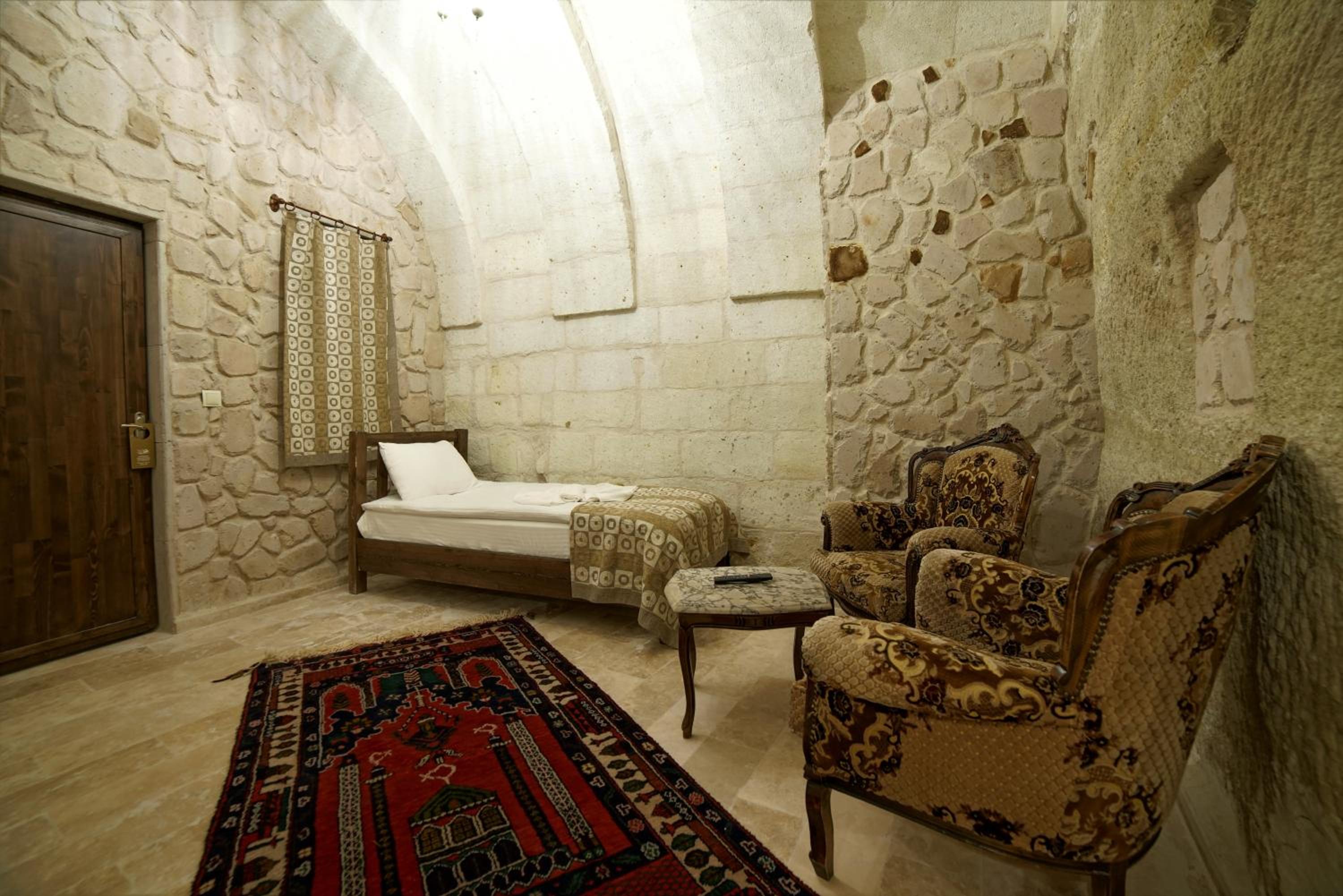 Luxury Triple Room - Photo 2