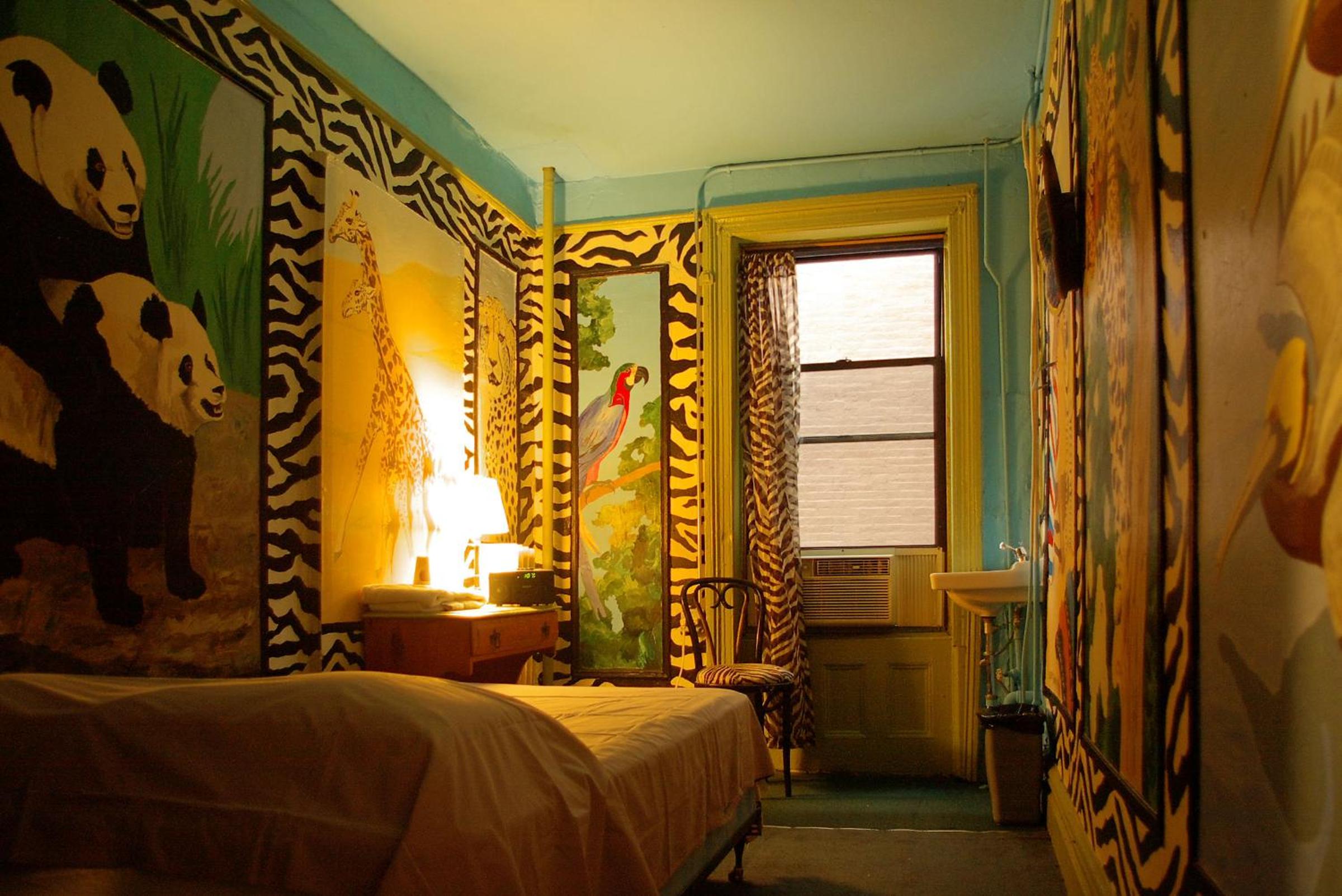 Single Room with Shared Bathroom photo 1