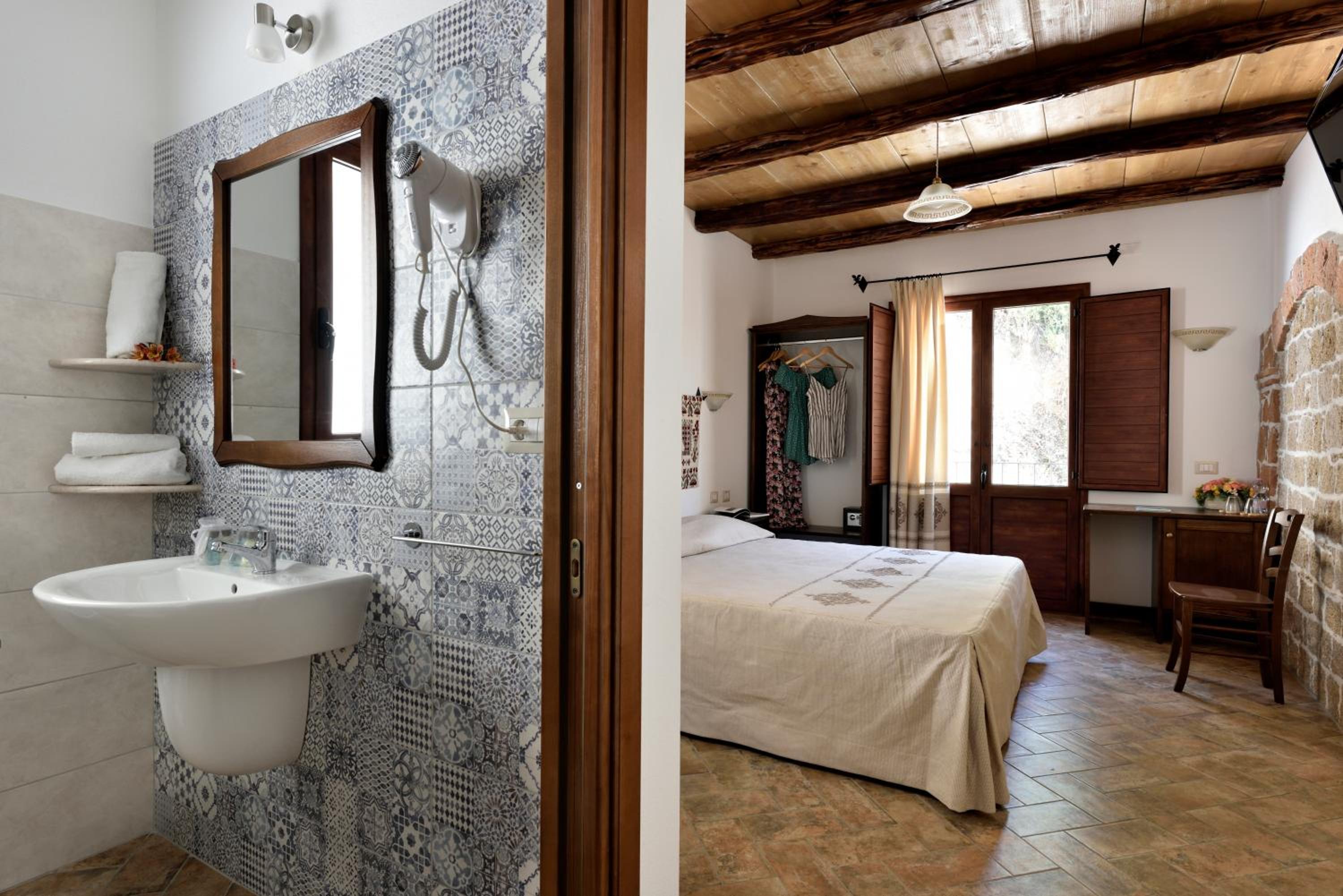 Double Room with Terrace photo 3