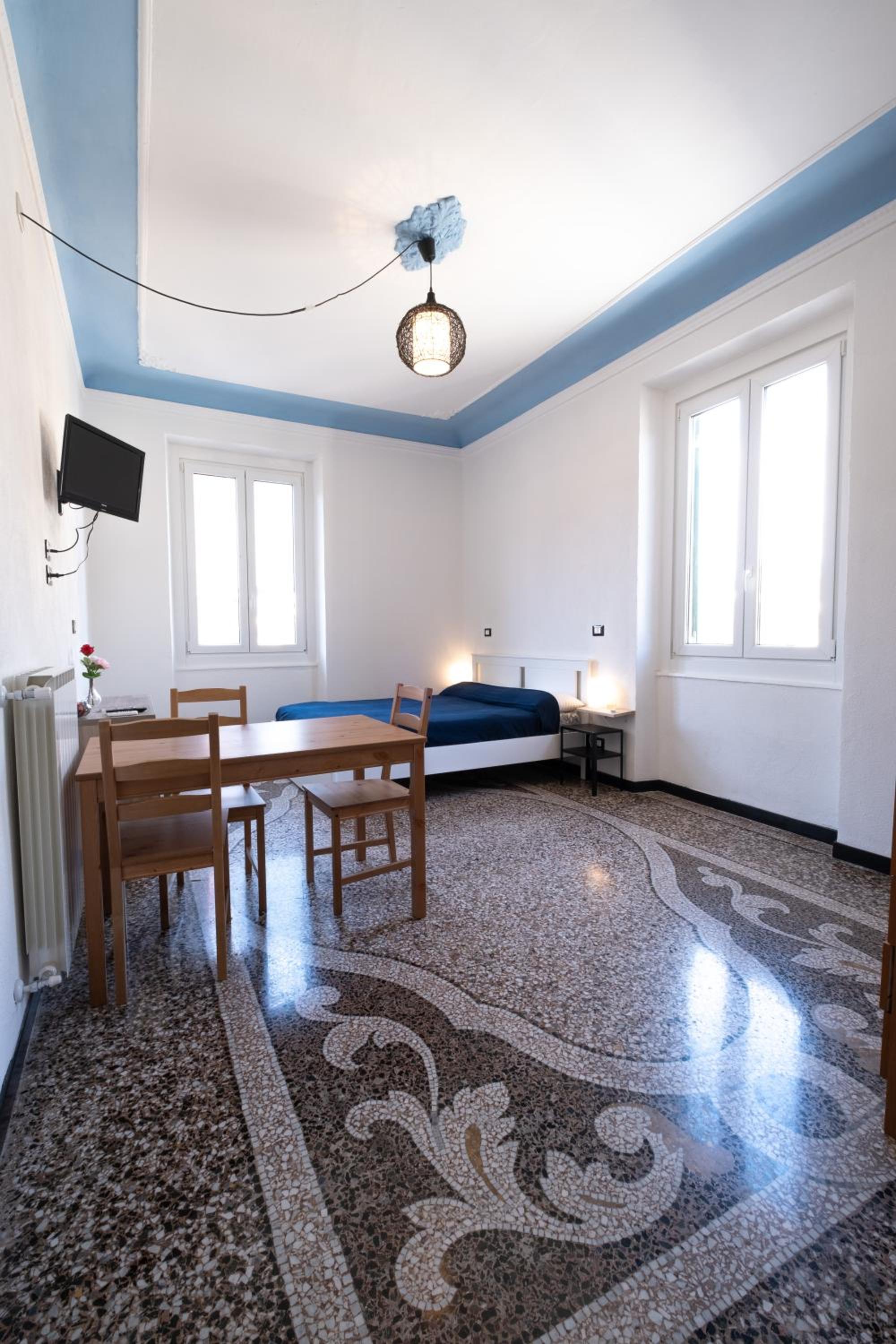 Deluxe Room (2 Adults + 1 Child)