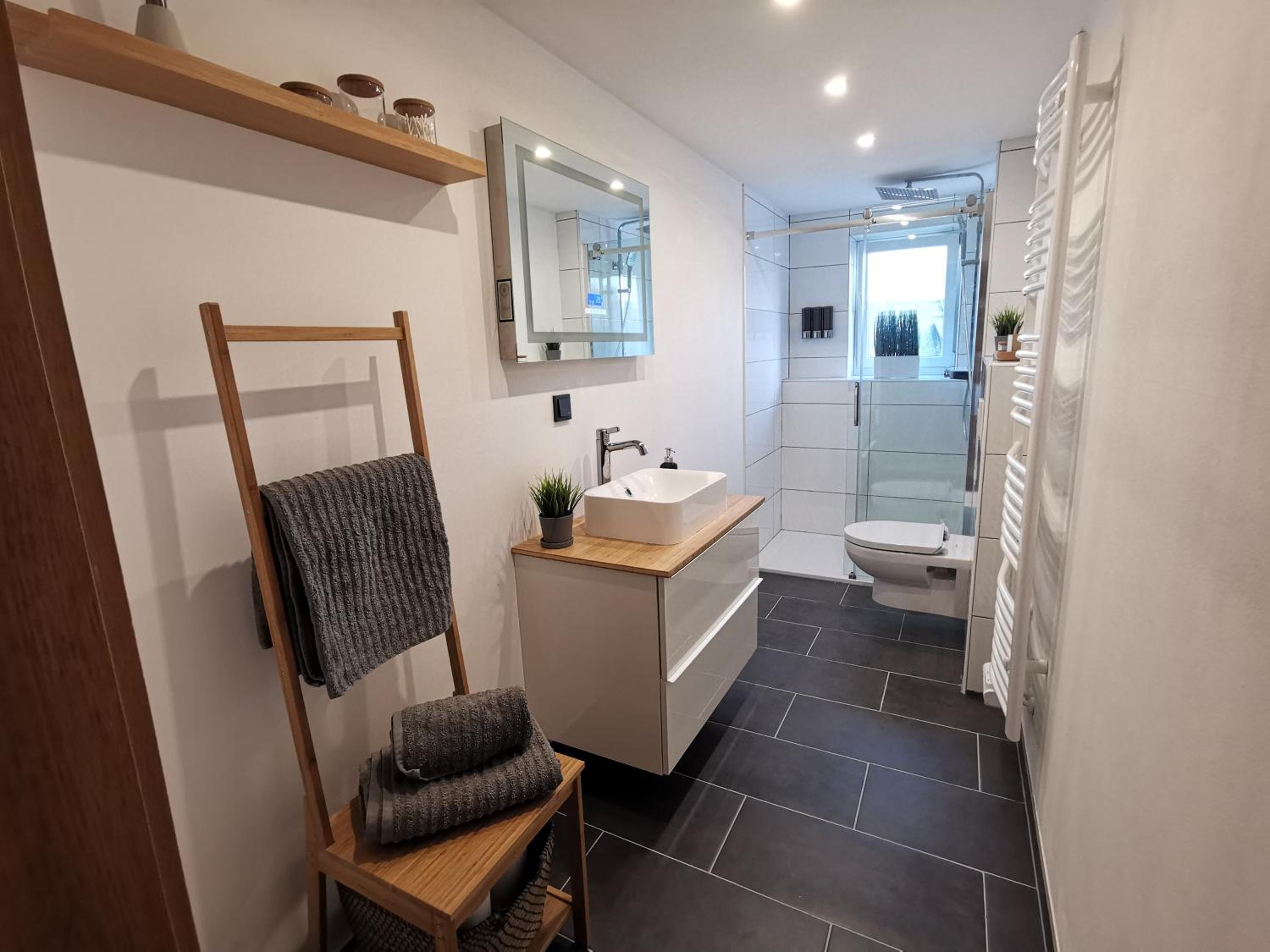 Two-Bedroom Apartment - Photo 3